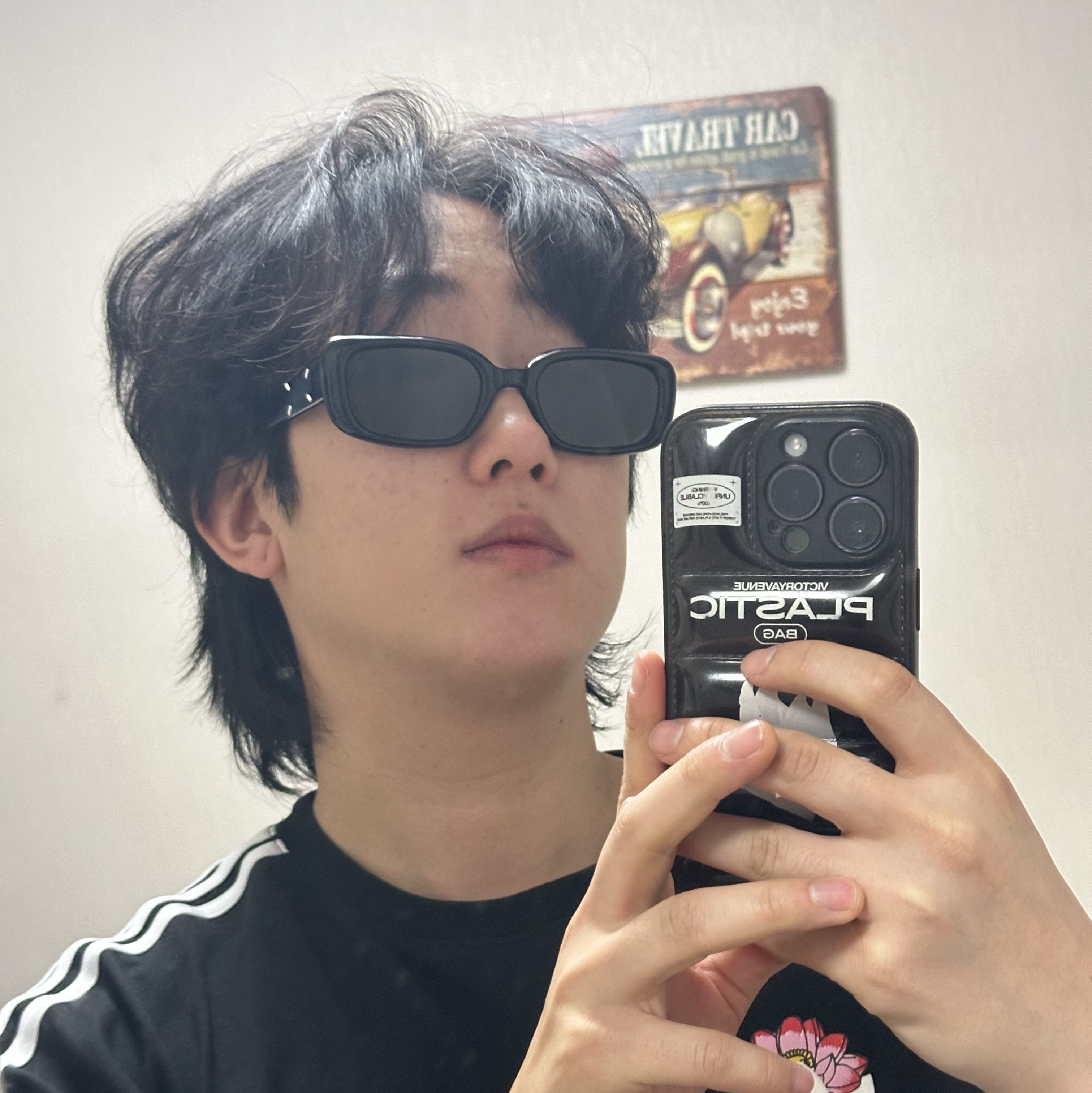 Gentle Monster x Maison Margiela MM106 Black Black, Palace x Adidas Palaste T-Shirt Black - 21FW 착용 스타일