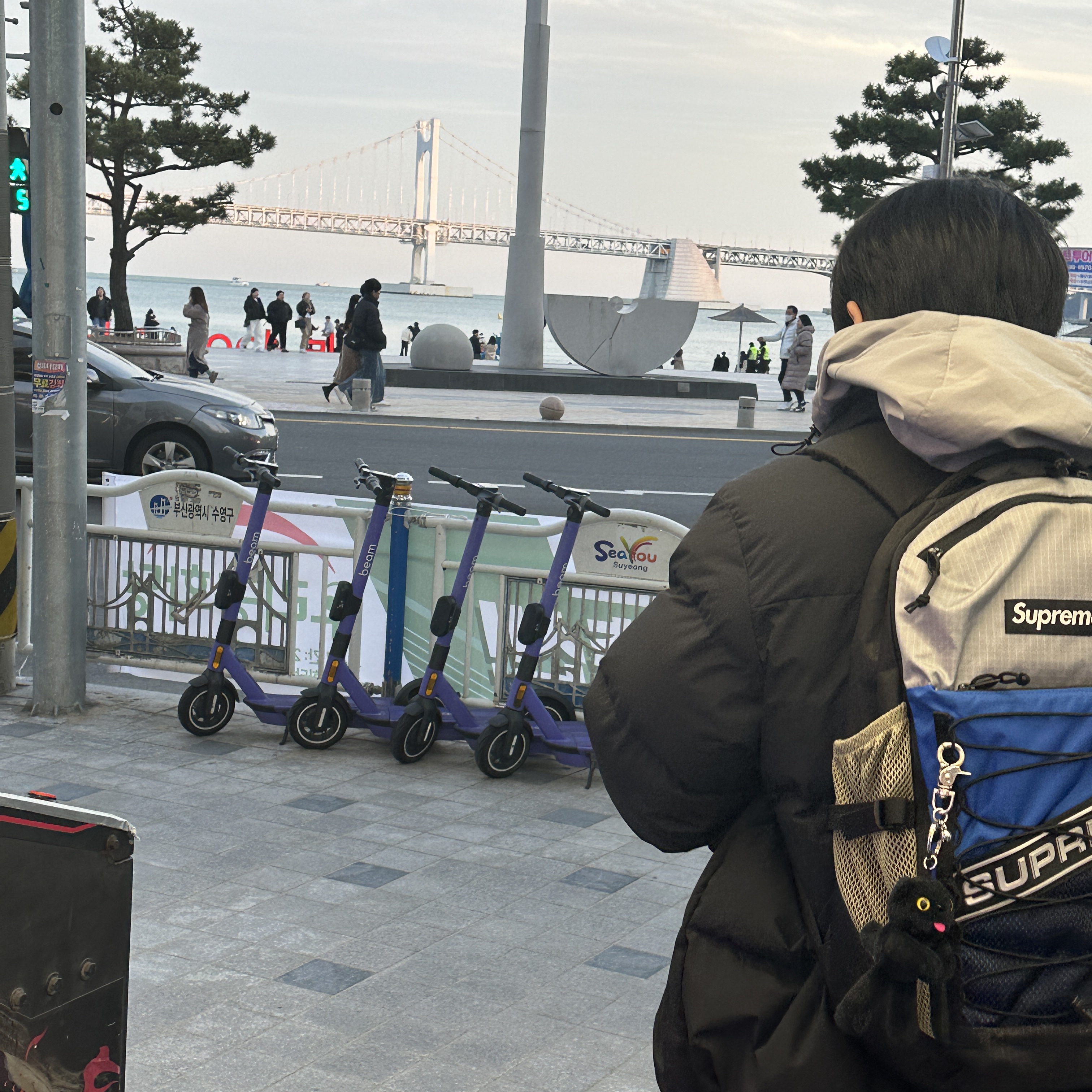 Supreme Backpack Blue - 23FW, Comfort Piyong Keyring Black 착용 스타일