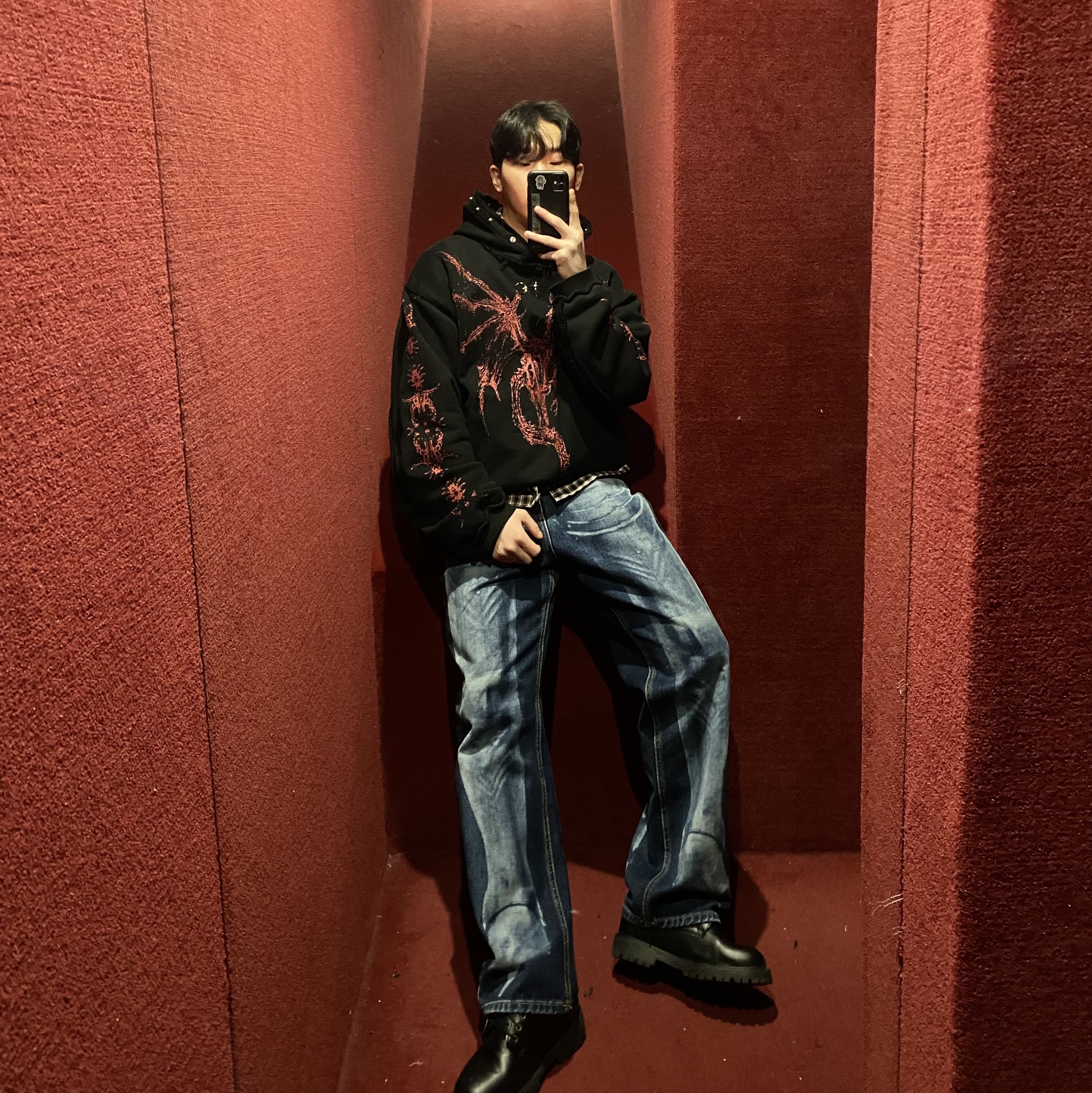 Thug Club Dragon Stud Hoodie Black, Thug Club Warrior Denim Laser Pants Denim 착용 스타일 - 1