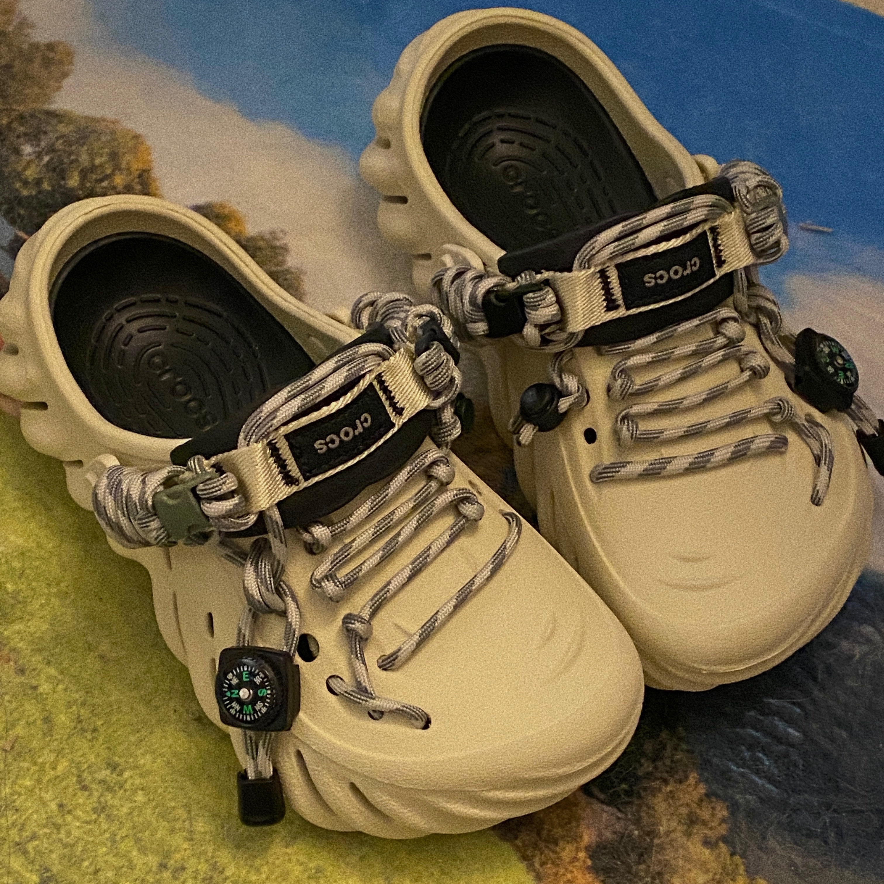 Crocs Echo Clog Bone Black 착용 스타일