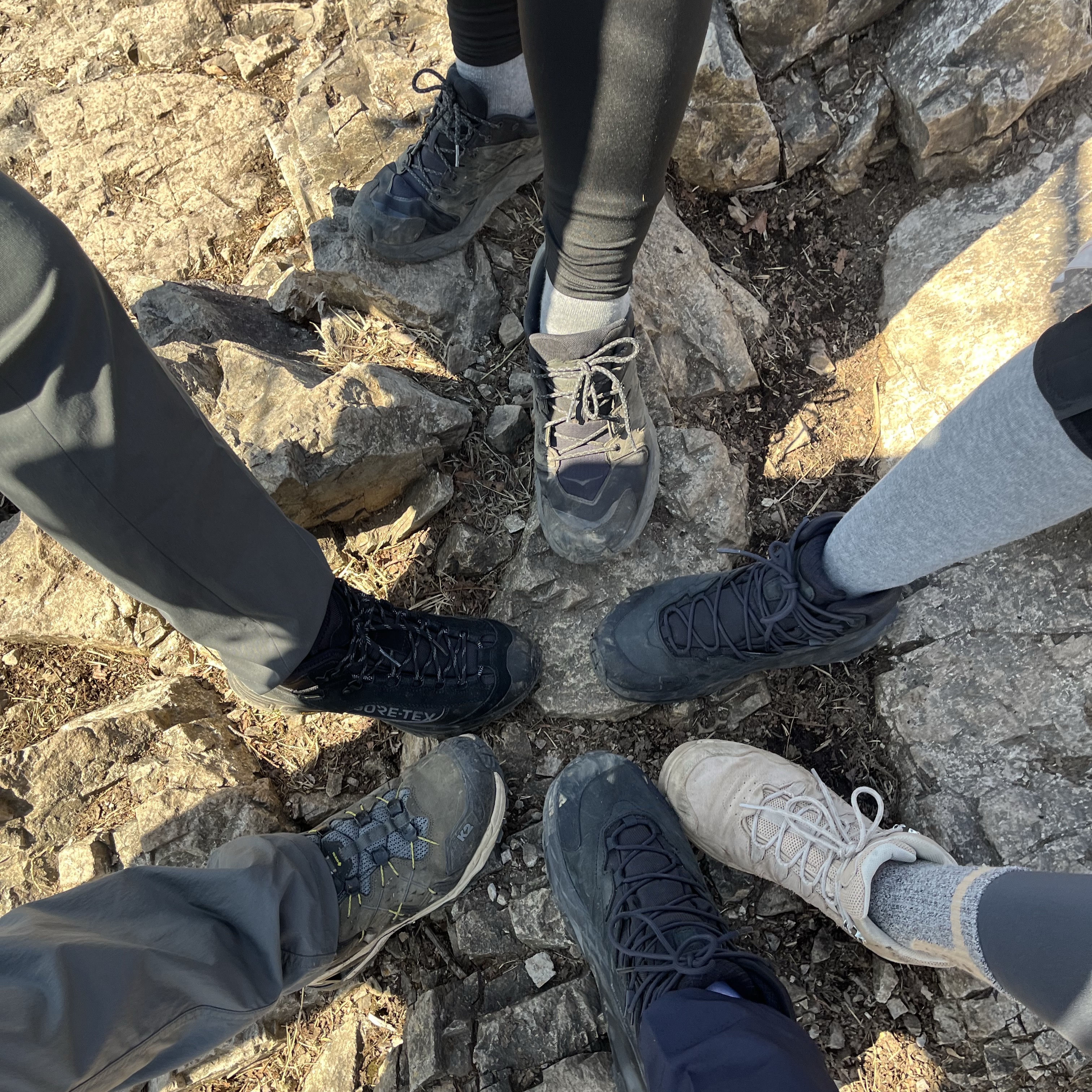 Hoka Kaha 2 Gore-Tex Black 착용 스타일 - 2