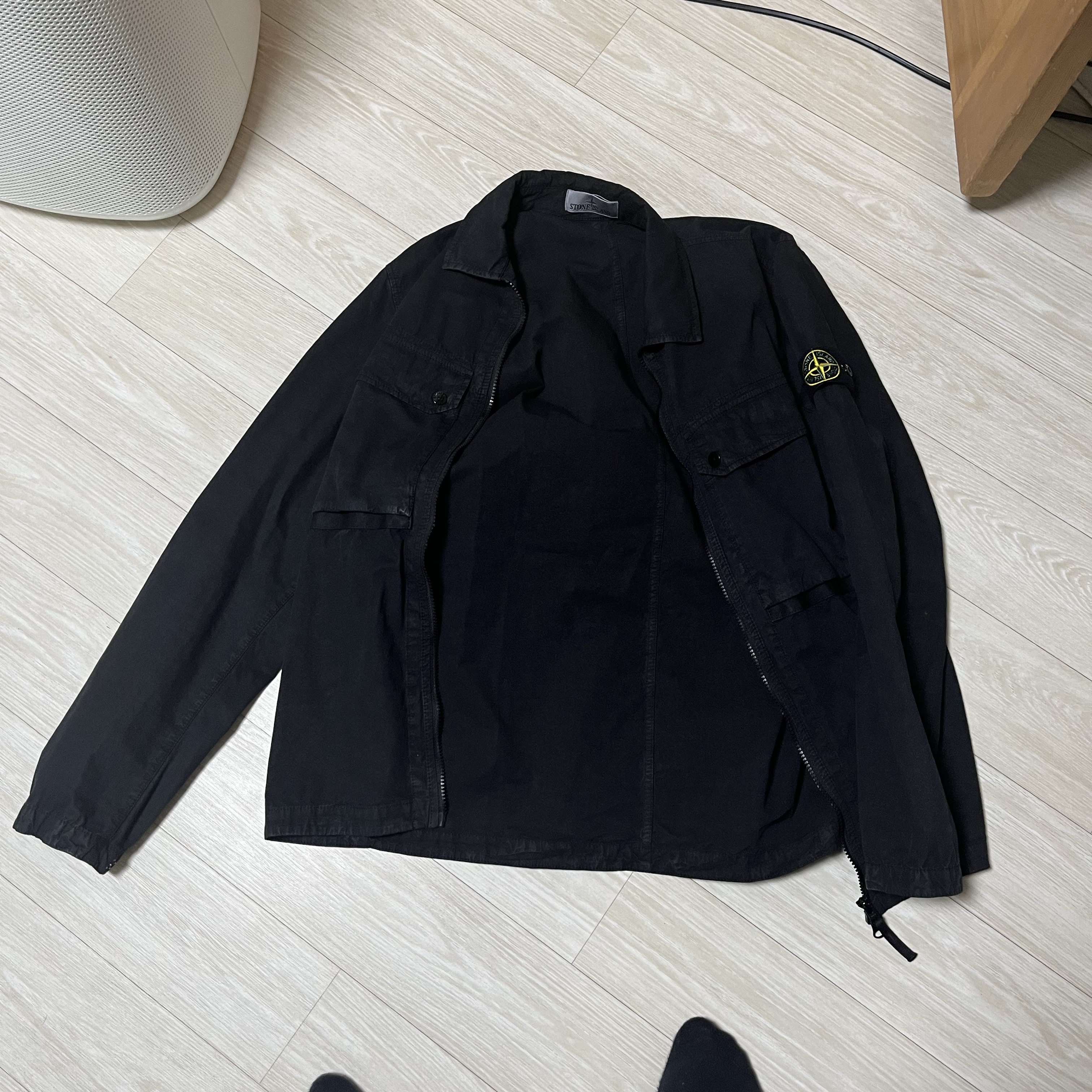 Stone Island 102WN Brushed Organic Cotton Overshirt Black - 23FW 착용 스타일