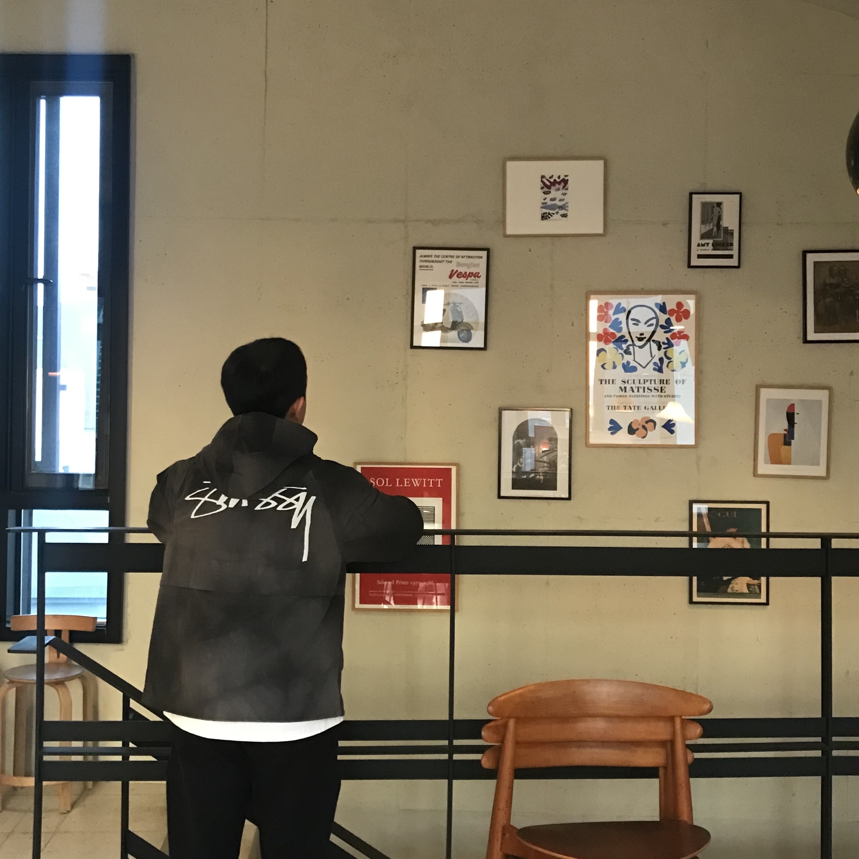 Stussy Wave Dye Beach Shell Jacket Black 착용 스타일 - 1
