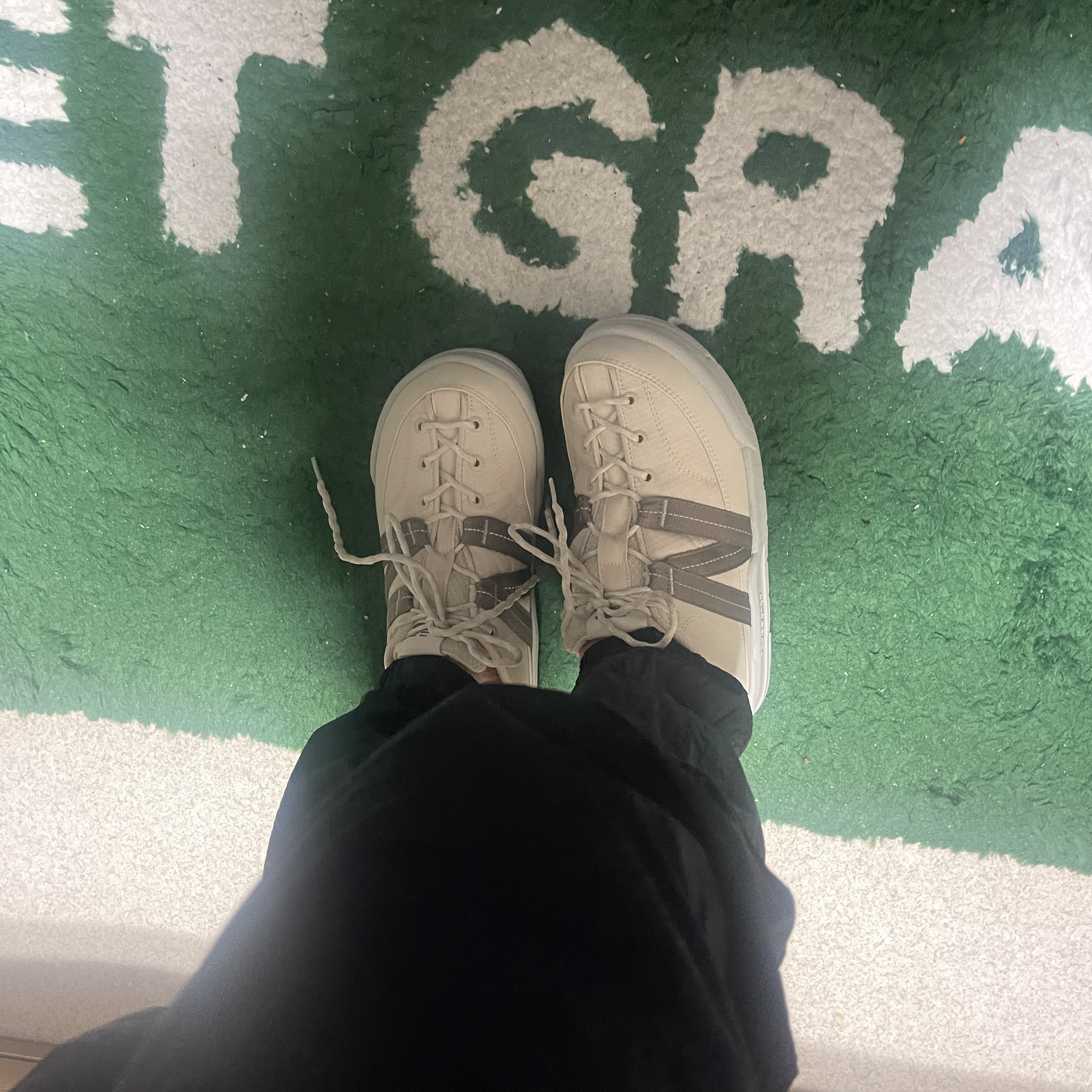 New Balance CRV Mule V2 Ivory 착용 스타일 - 1