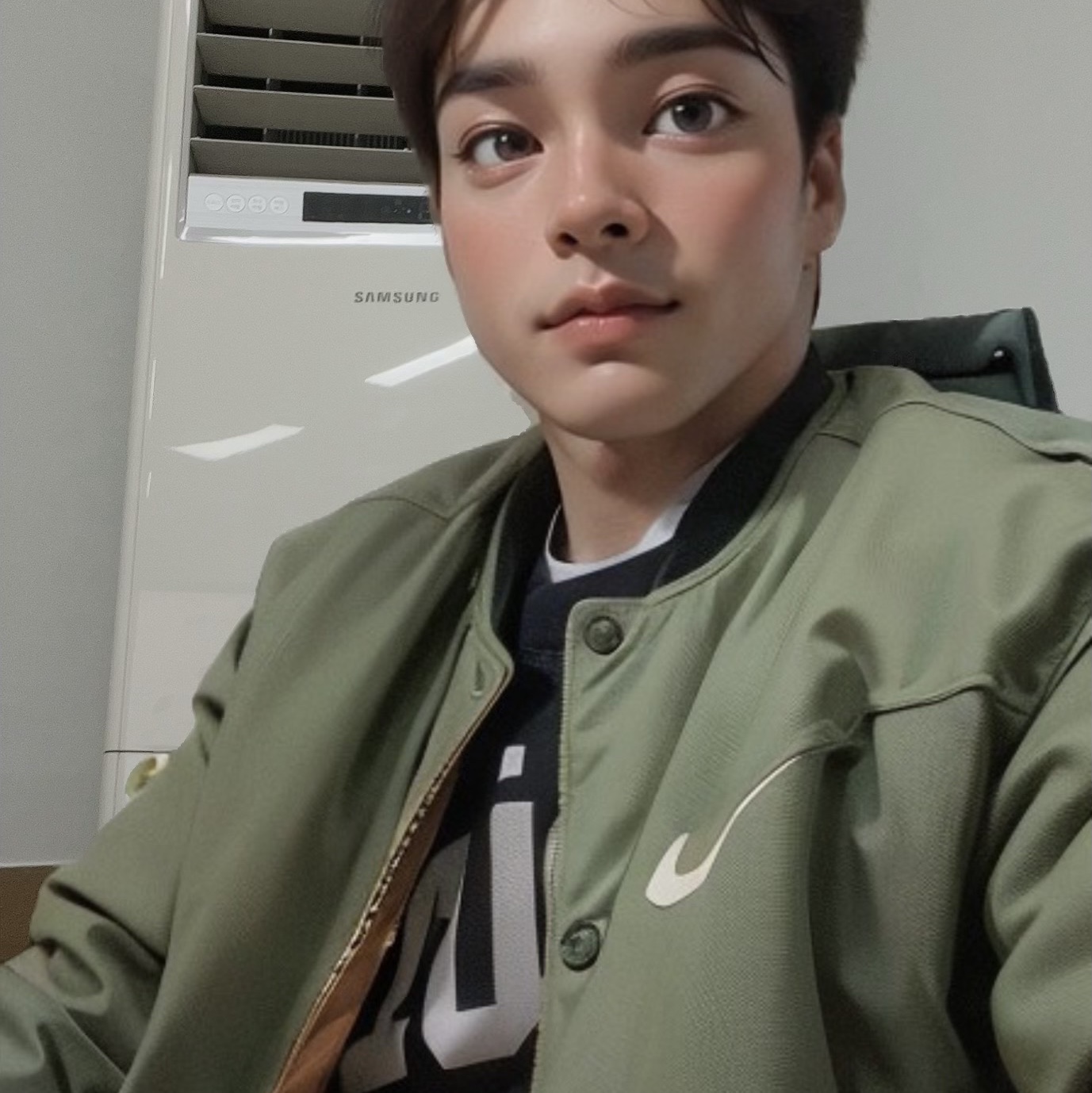 Nike x Stussy Reversible Jacket Medium Olive (FJ9153-222) 착용 스타일