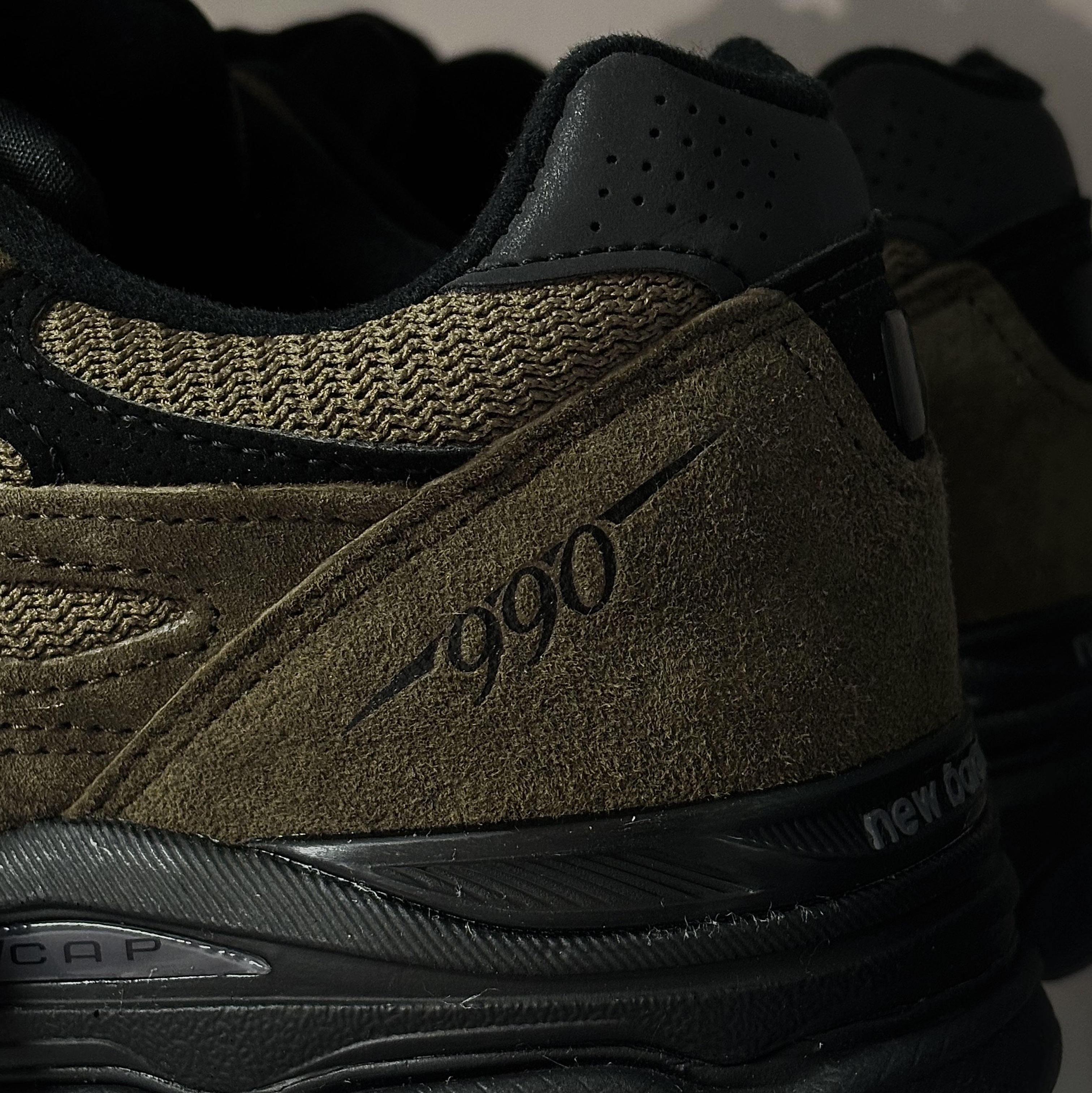 New Balance x JJJJound 990v3 Brown Black 착용 스타일