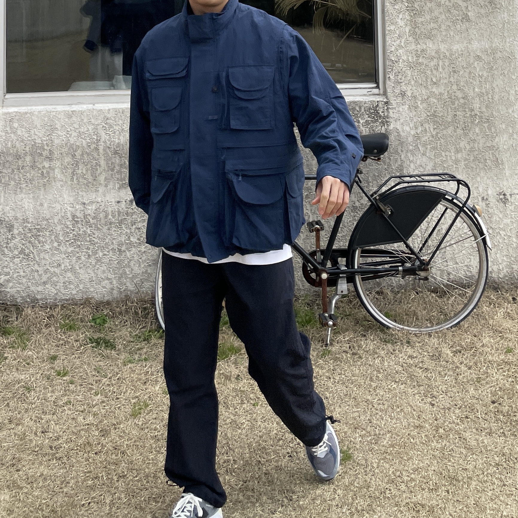 New Balance x JJJJound 2002R Storm Blue 착용 스타일 - 2