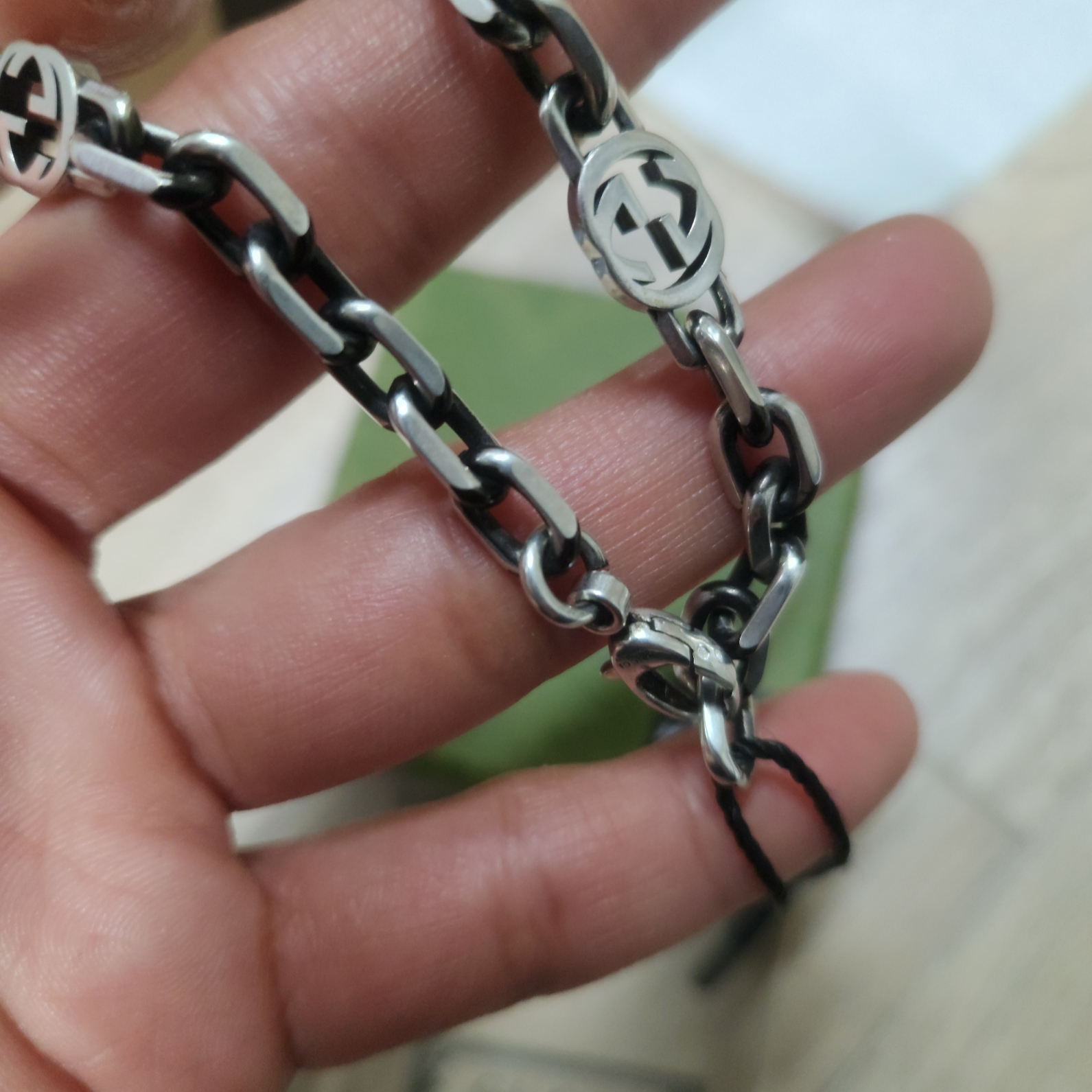 Gucci Interlocking G Bracelet Silver 착용 스타일