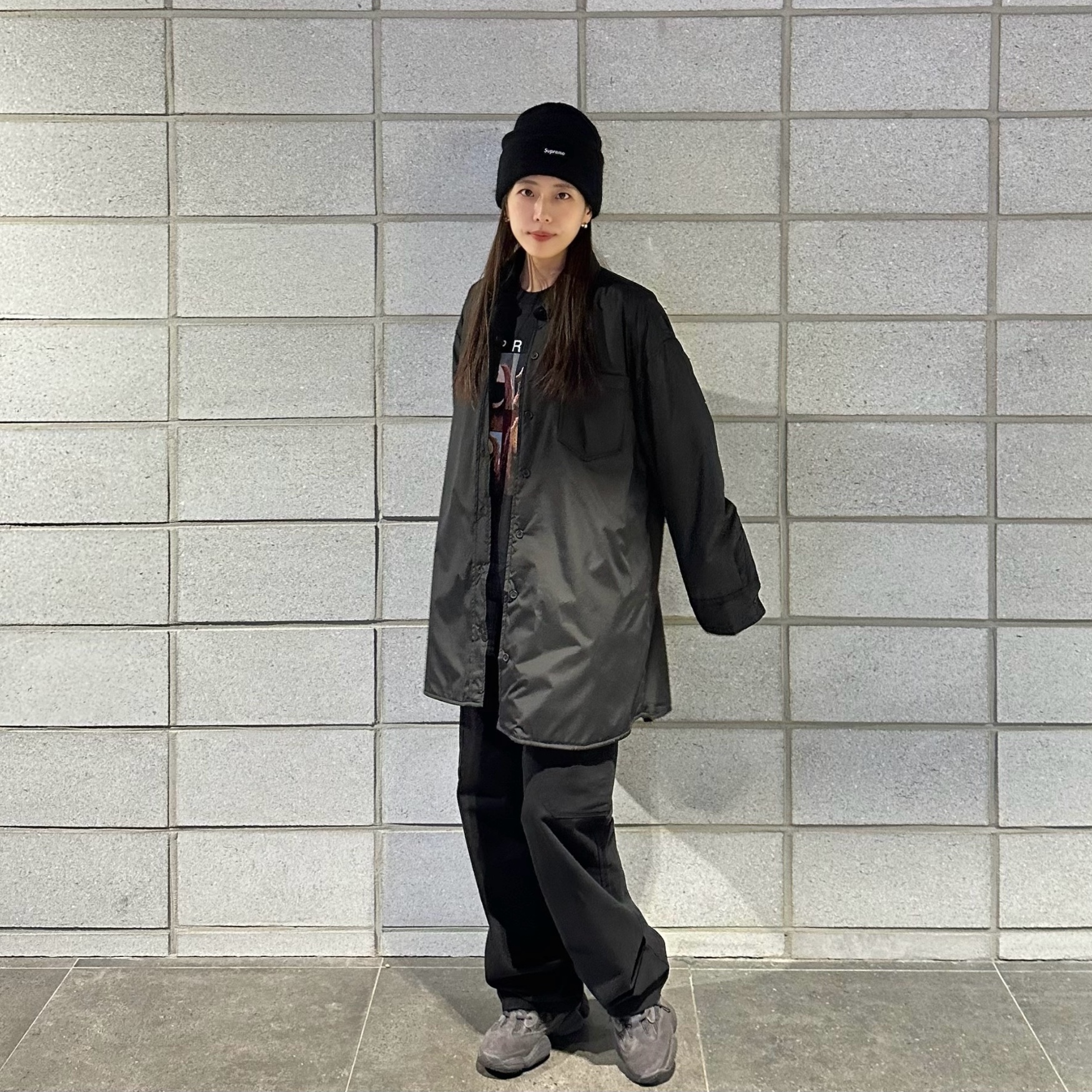 Supreme Mohair Beanie Black - 23FW, Supreme Rowlf T-Shirt Black - 24SS 착용 스타일 - 2