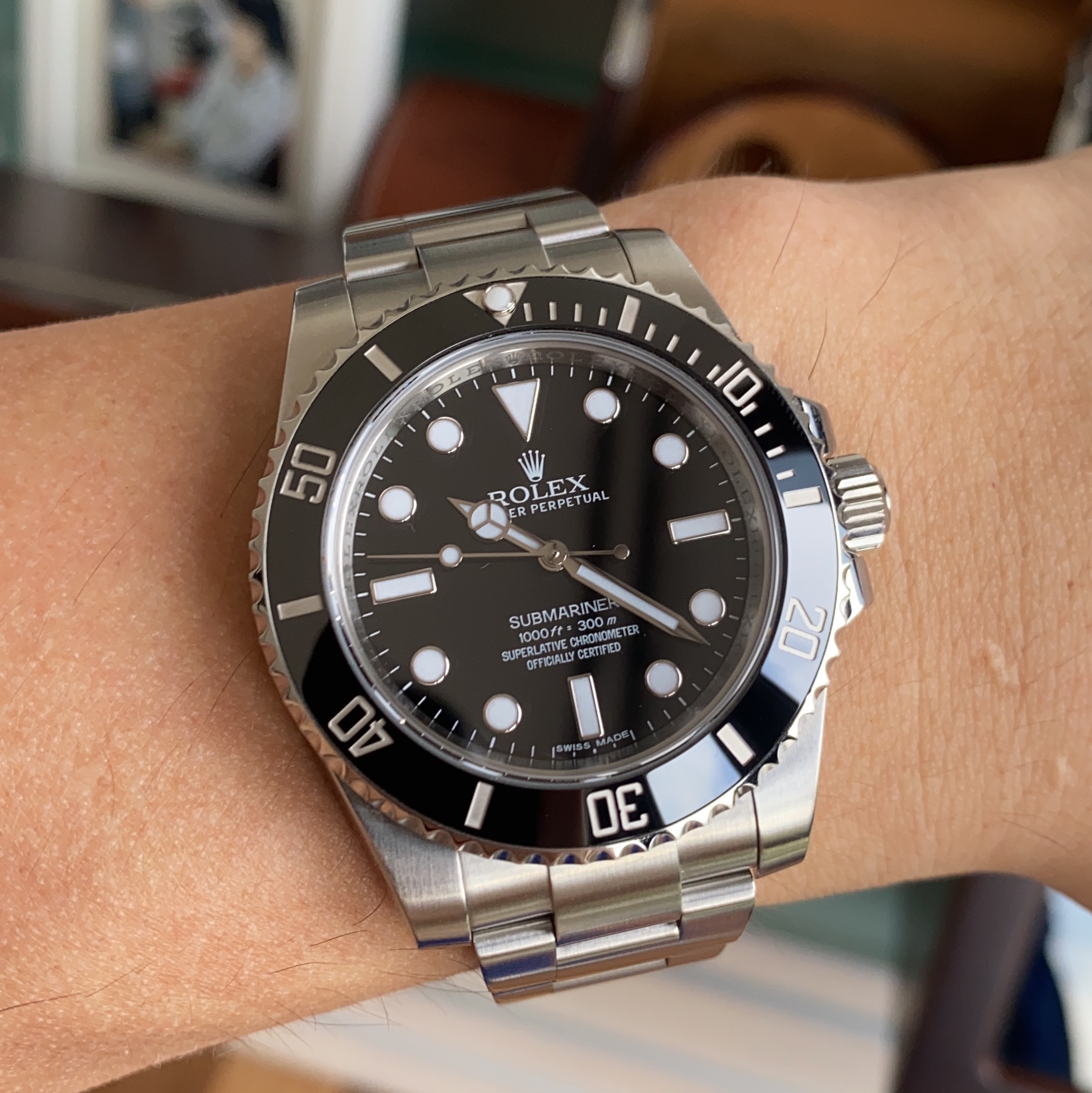 Rolex Submariner 40mm 114060 Black Oyster 착용 스타일