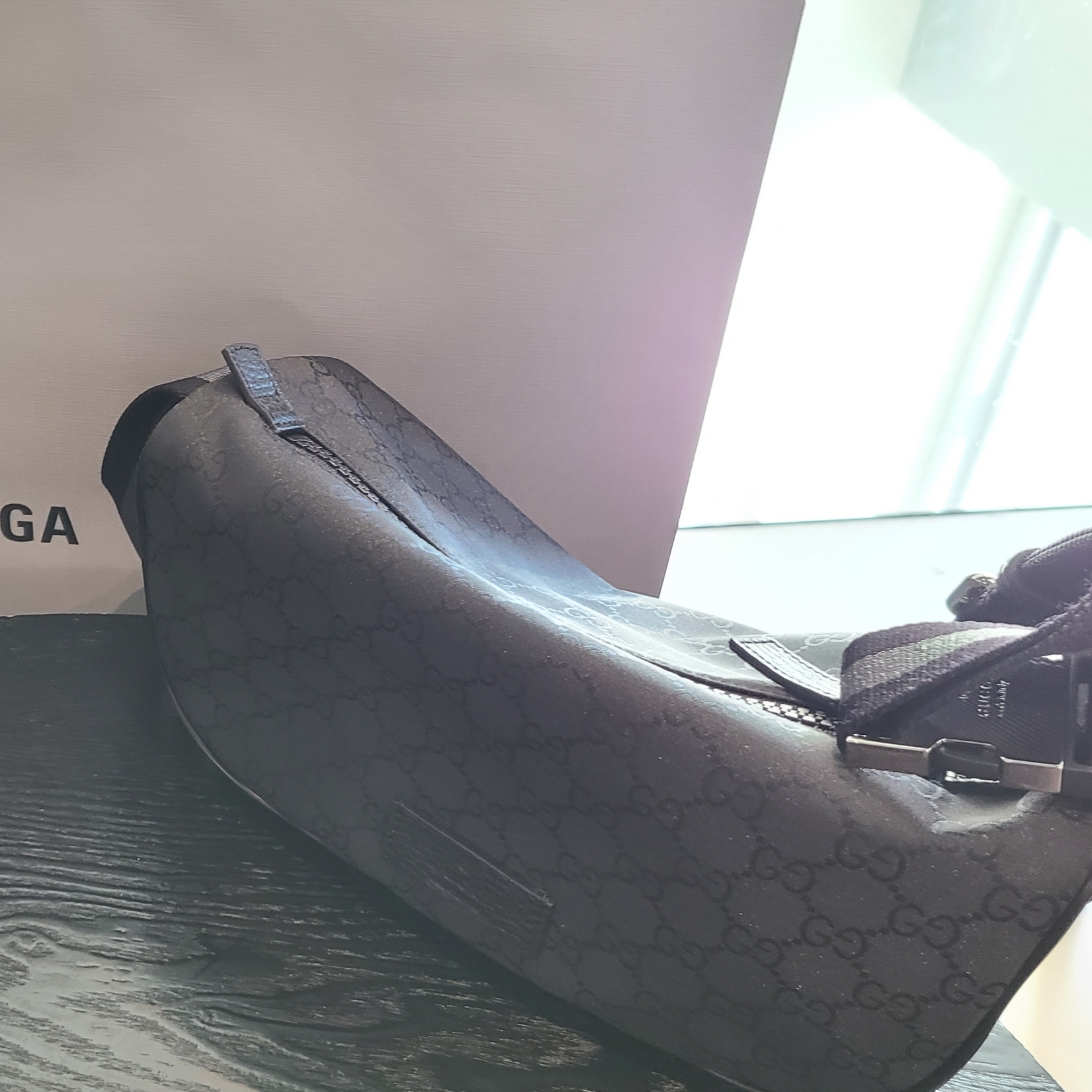 Gucci GG Fabric Waist Bag Black 착용 스타일