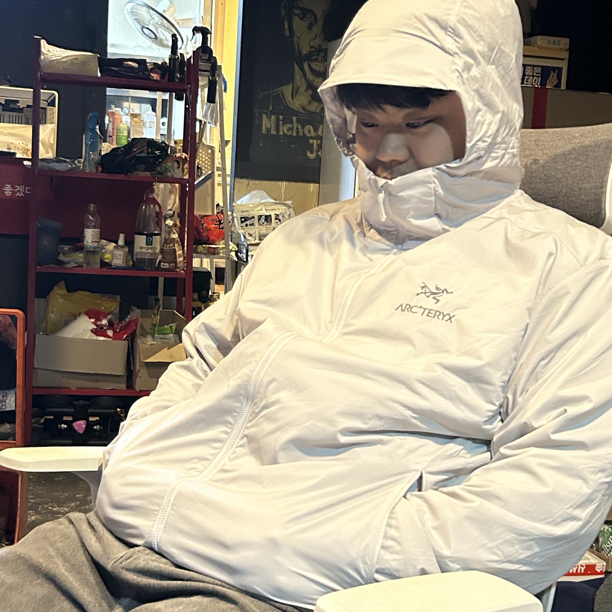 Arc'teryx Atom SL Hoody Solitude 착용 스타일