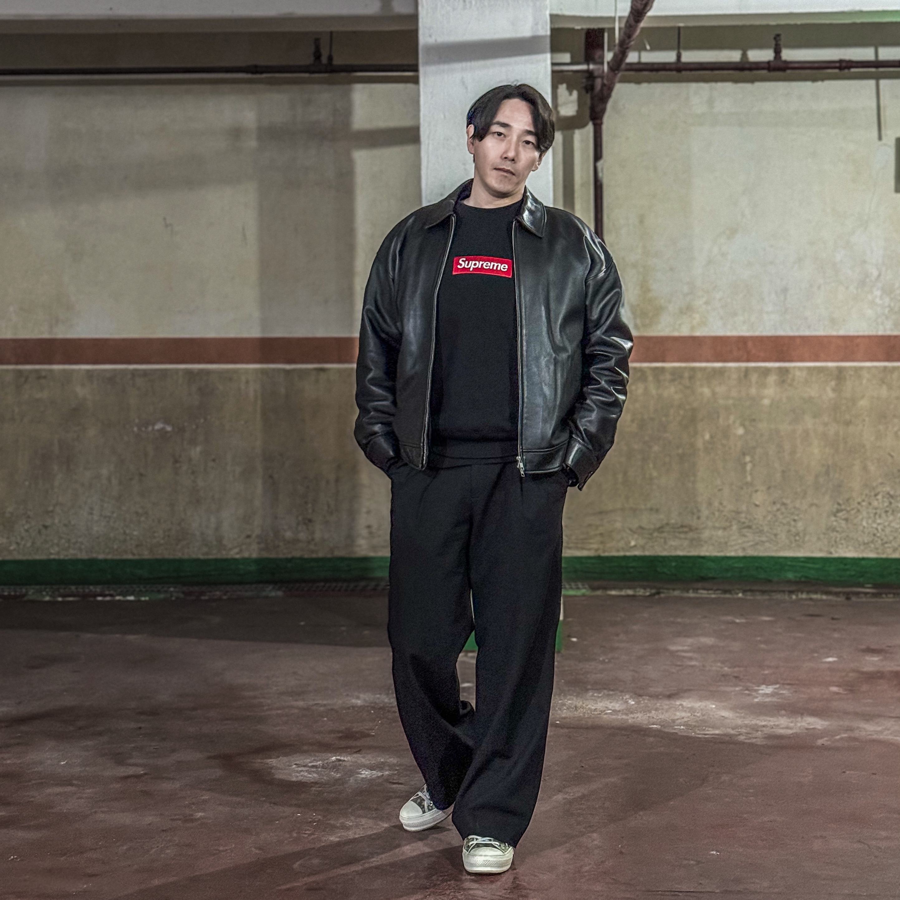 Supreme Box Logo Crewneck Black - 22FW, Dior B23 High Dior Oblique White & Black 착용 스타일