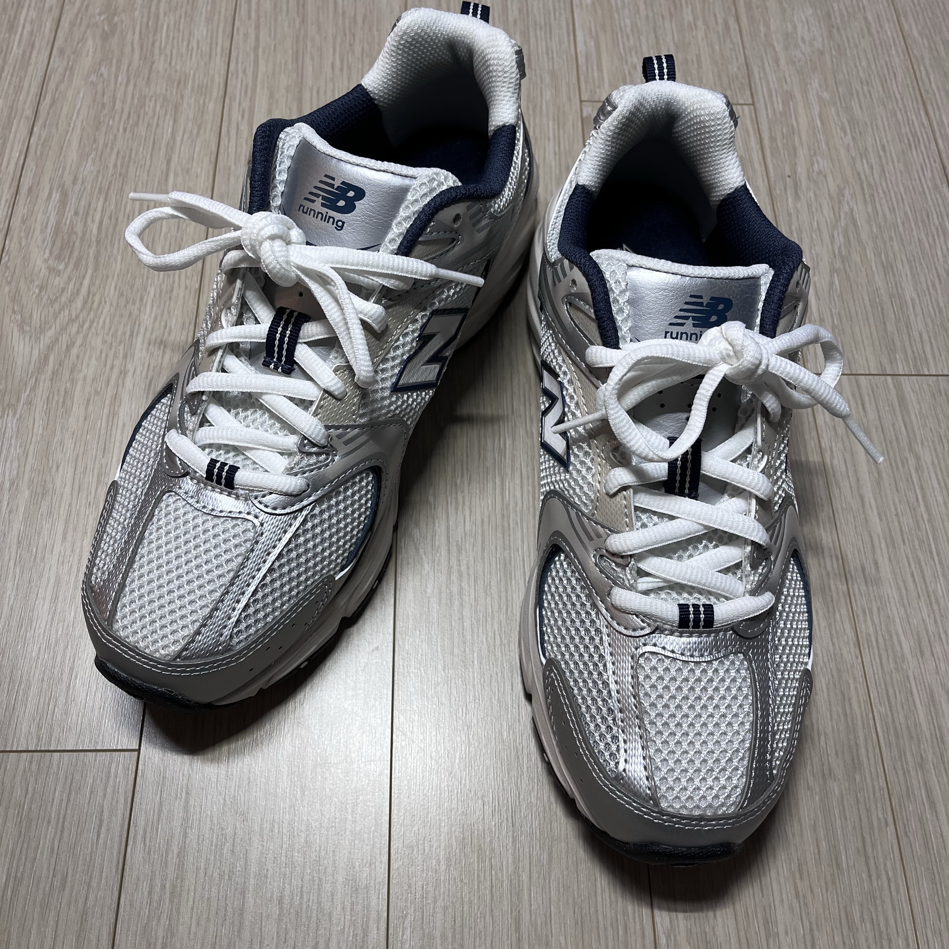 New Balance 530 Steel Grey 착용 스타일
