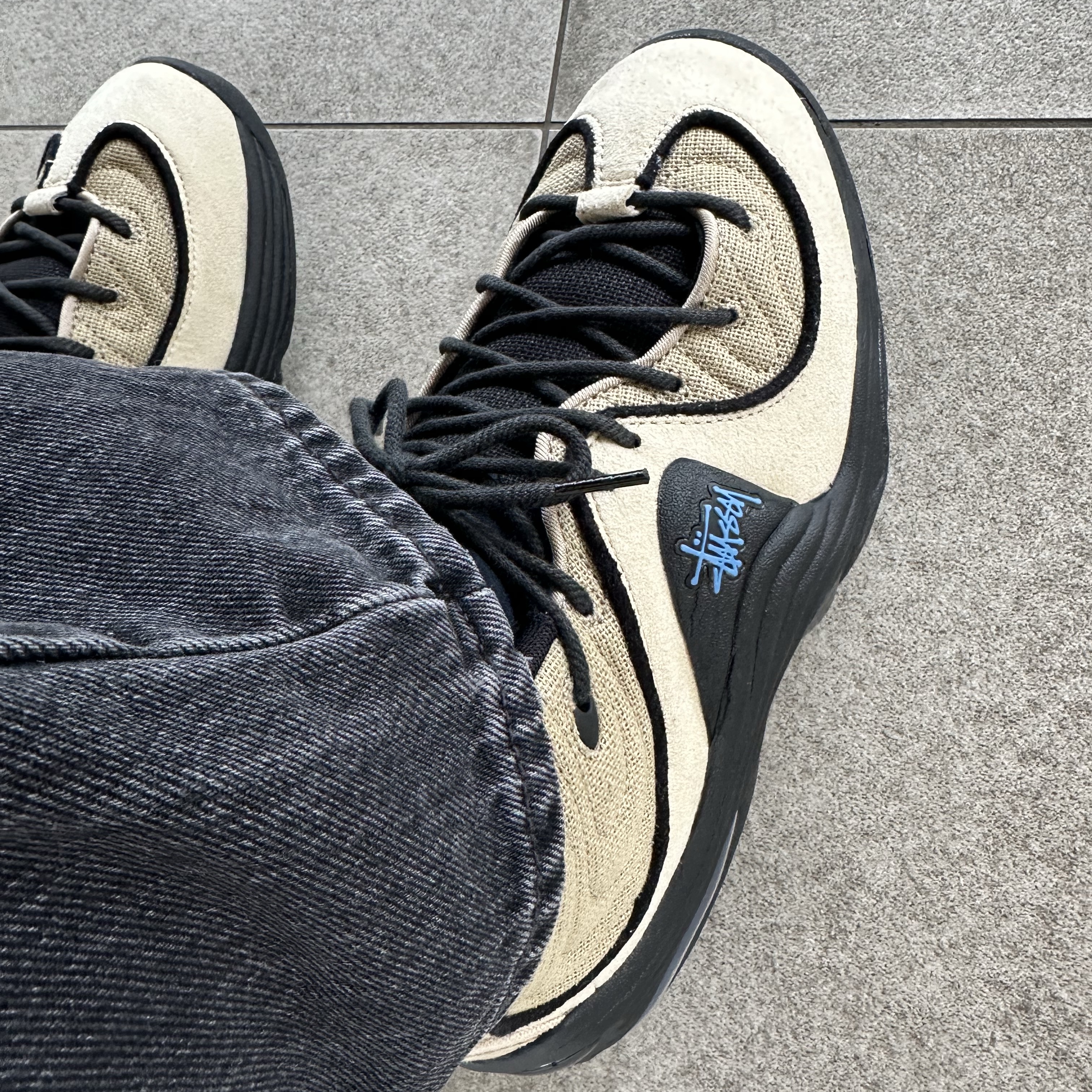 Nike x Stussy Air Penny II Rattan and Limestone 착용 스타일 - 2