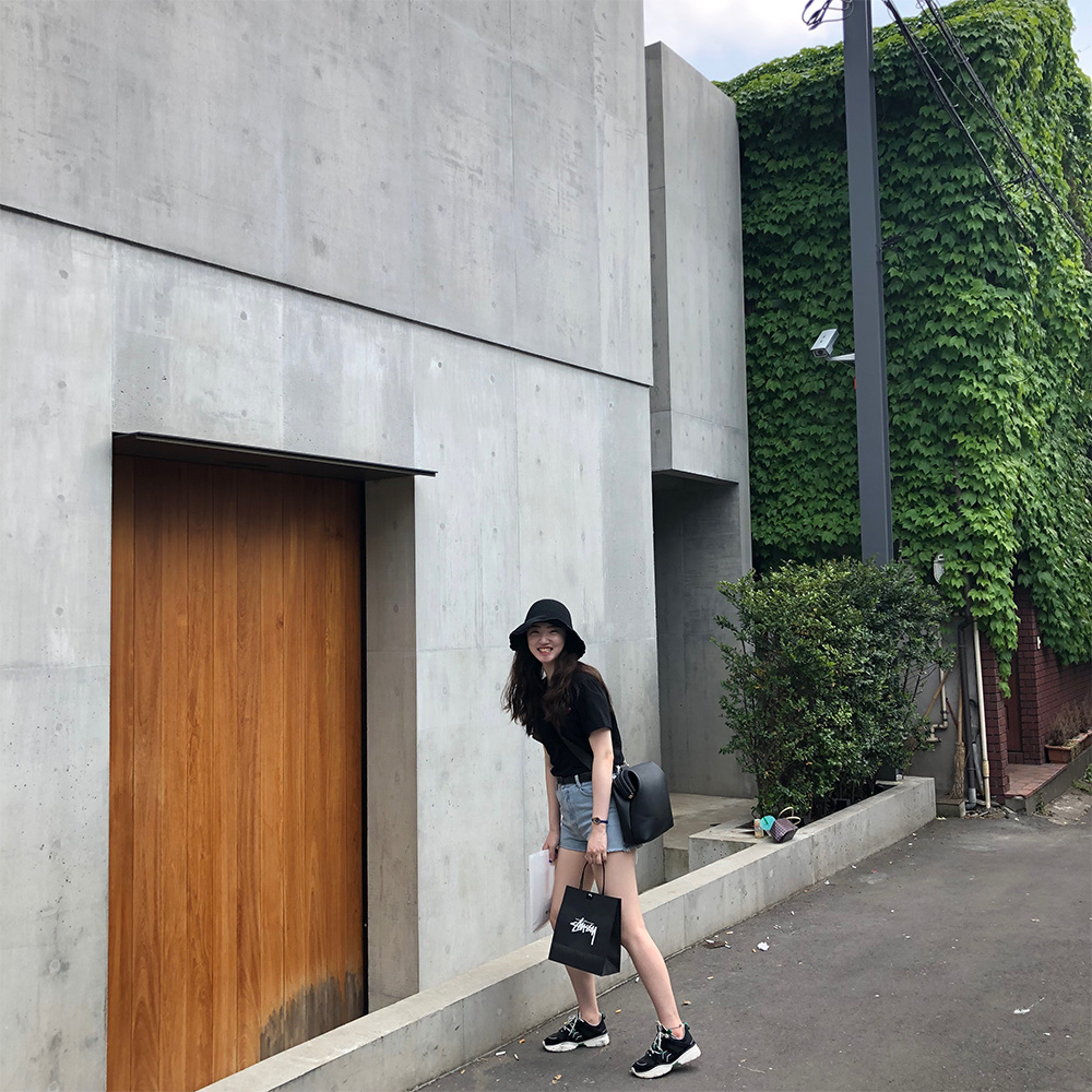 Play Comme des Garcons Red Heart T-Shirt Black 착용 스타일
