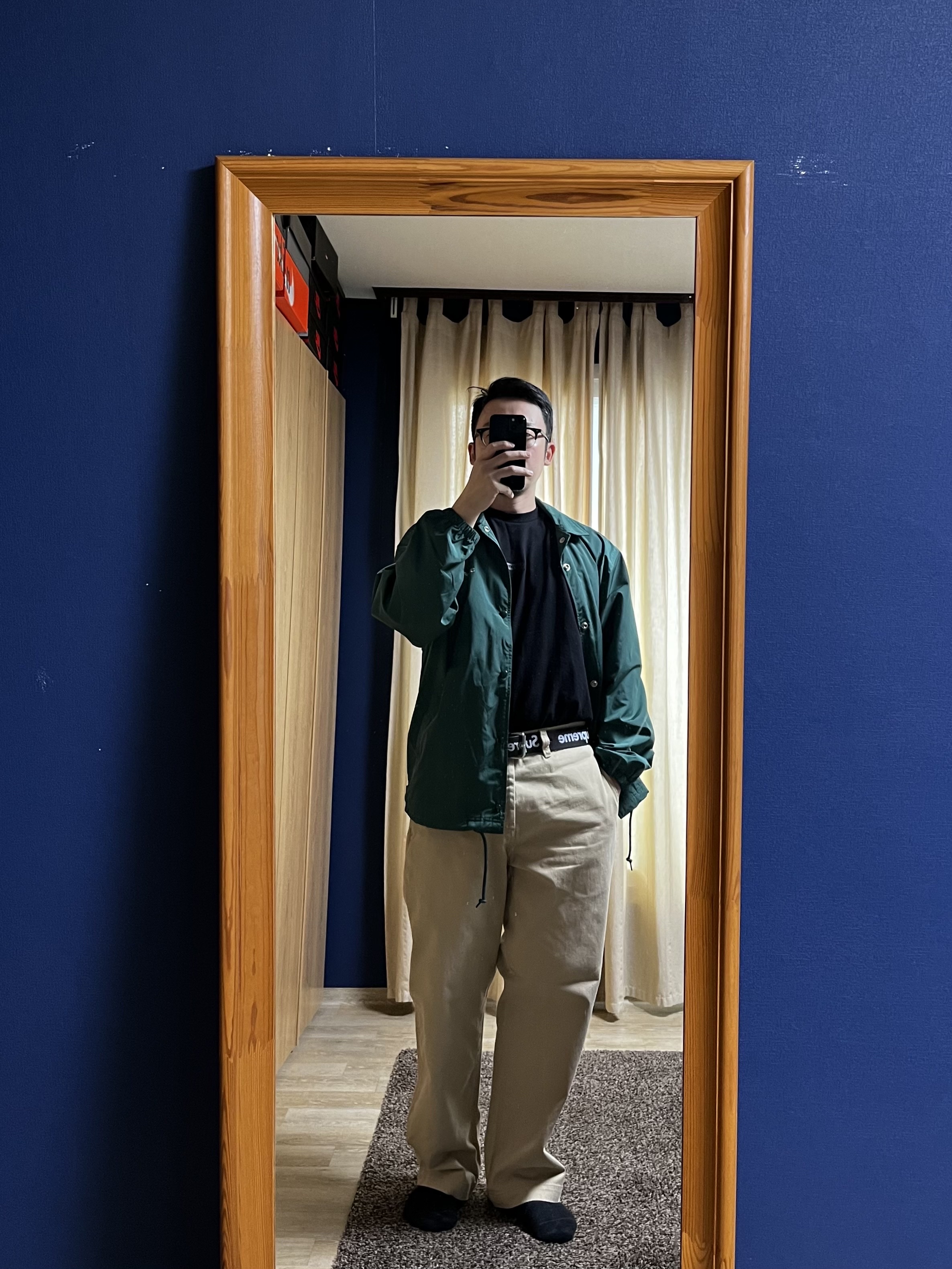 Supreme Chino Pant Tan - 24SS, Supreme NYC Coaches Jacket Green - 23FW 착용 스타일 - 1