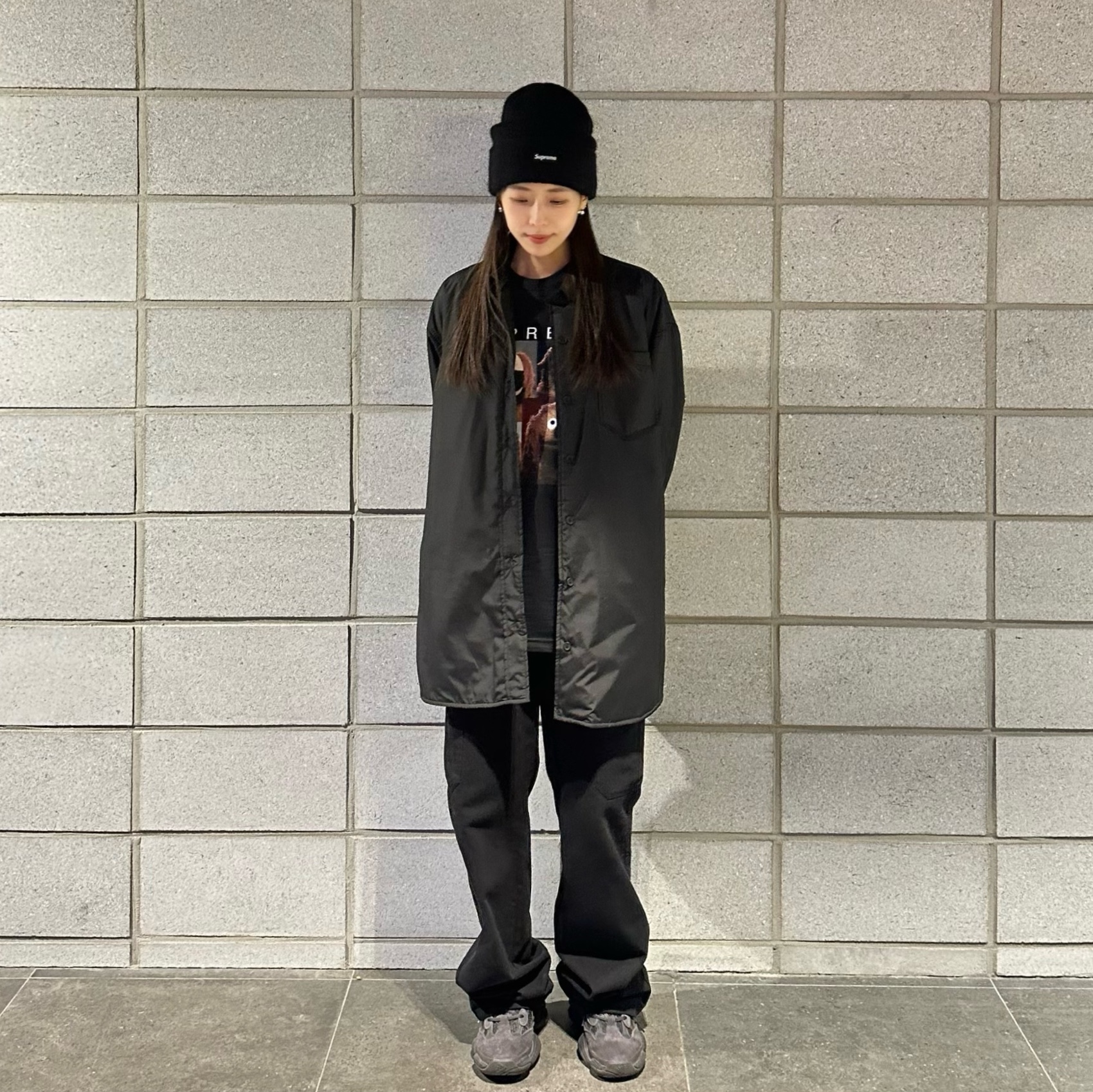 Supreme Mohair Beanie Black - 23FW, Supreme Rowlf T-Shirt Black - 24SS 착용 스타일 - 1