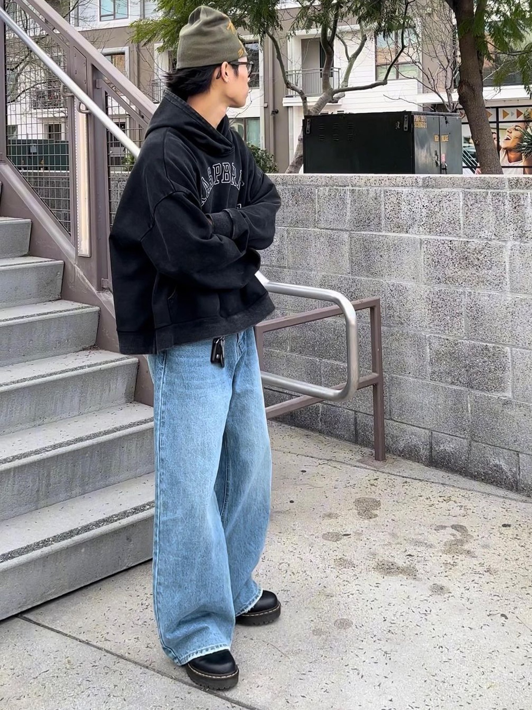 Acne Studios Regular Fit Jeans 1996 Light Blue, Stussy Denim Double Knee Pants Stone Wash 착용 스타일 - 3