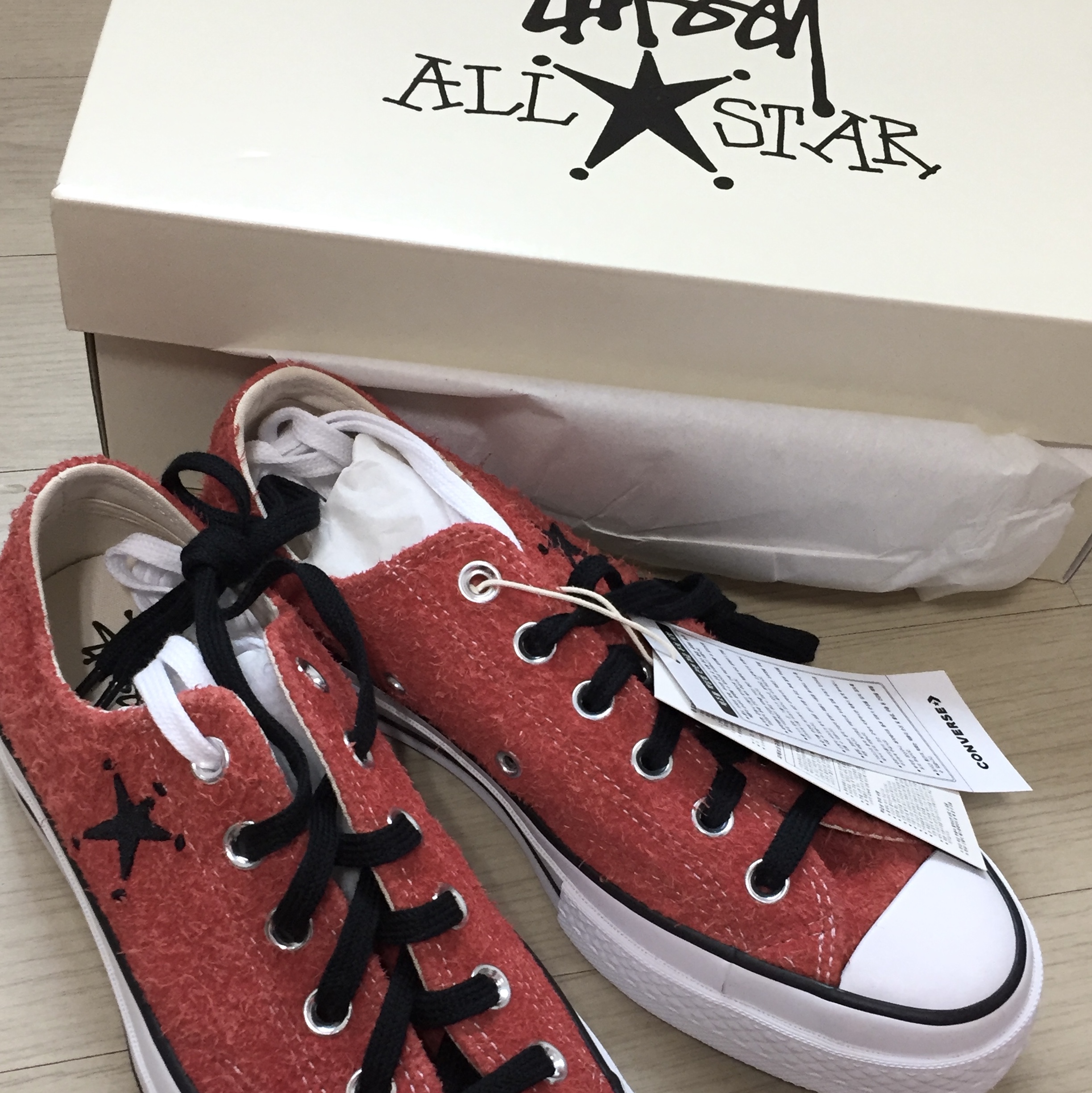 Converse x Stussy Chuck 70 Ox Poppy Red 착용 스타일 - 2