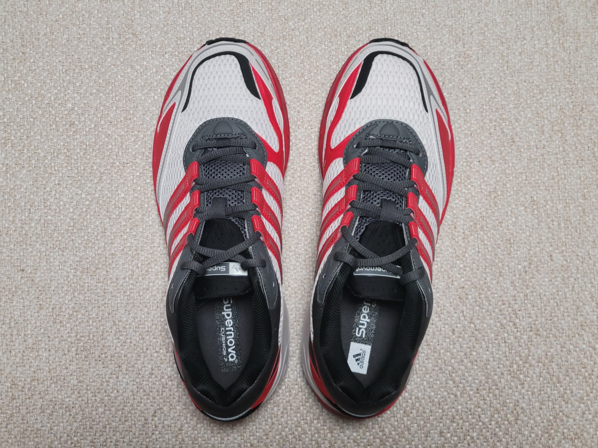Adidas Supernova Cushion 7 Grey Five Crystal White 착용 스타일 - 4
