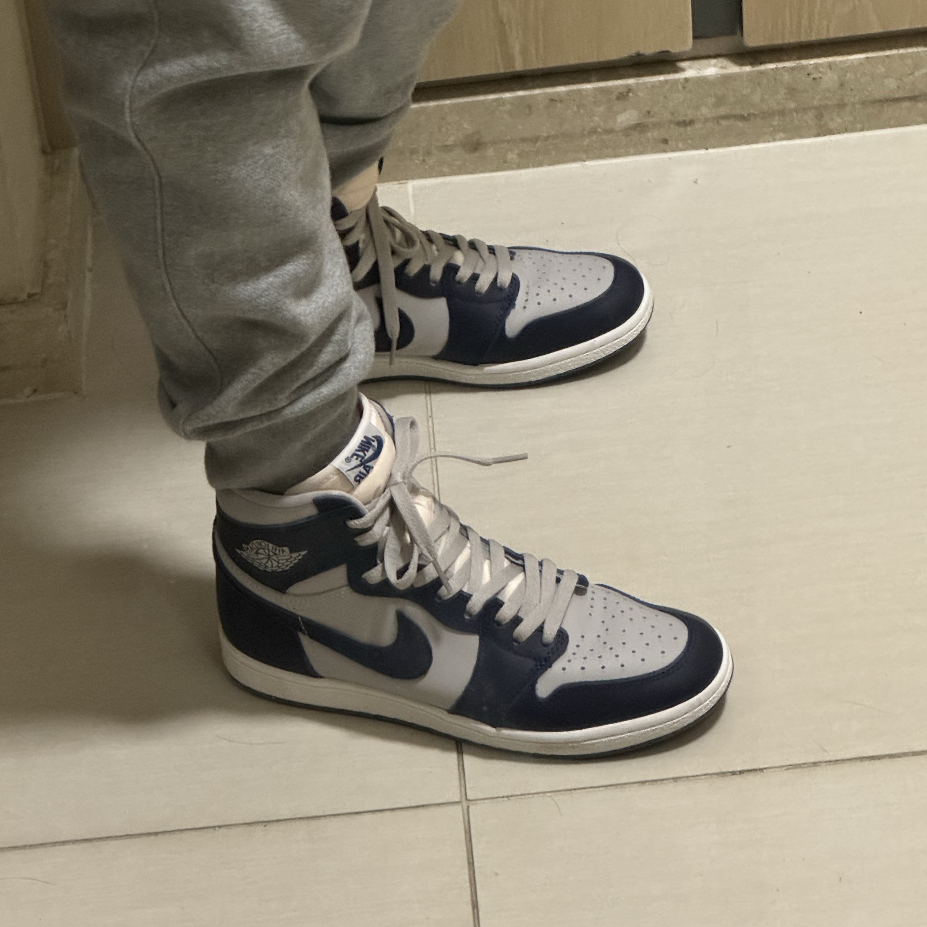 Jordan 1 High 85 College Navy 착용 스타일 - 2