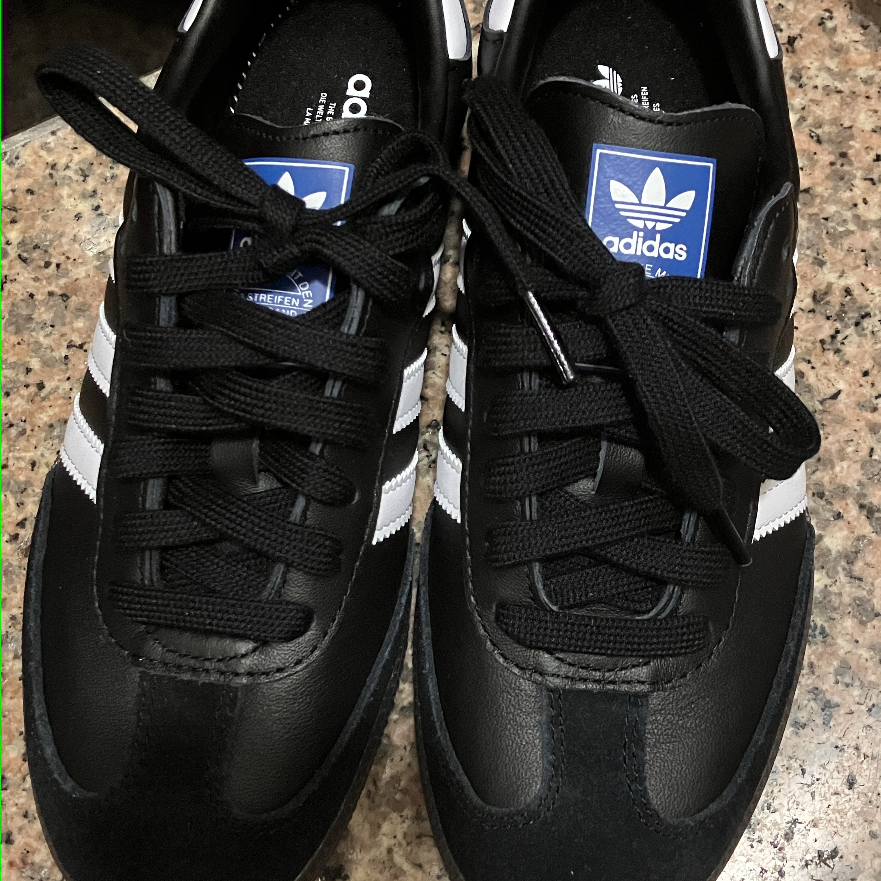 Adidas Samba OG Black White Gum 착용 스타일