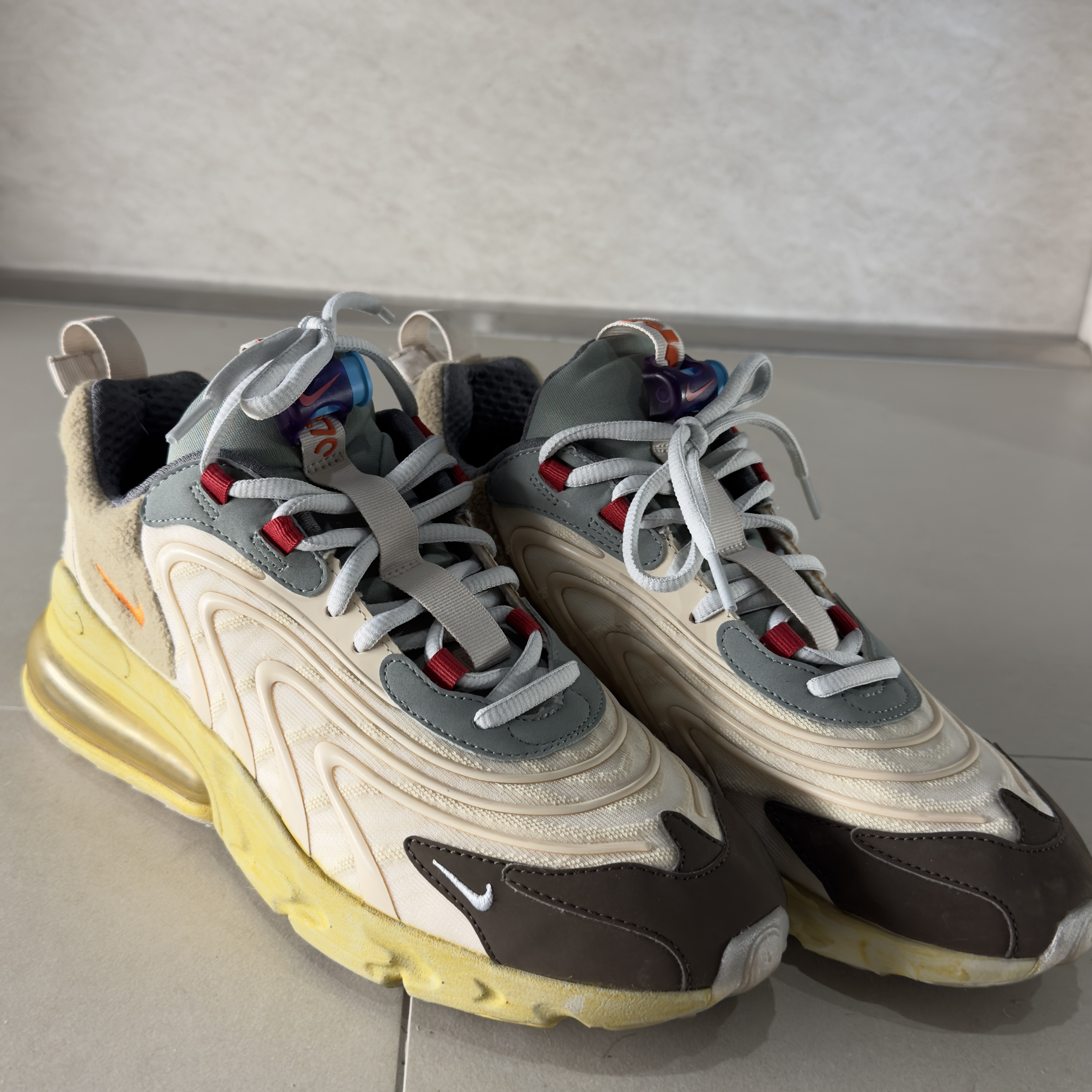 Nike x Travis Scott Air Max 270 React Cactus Trails 착용 스타일