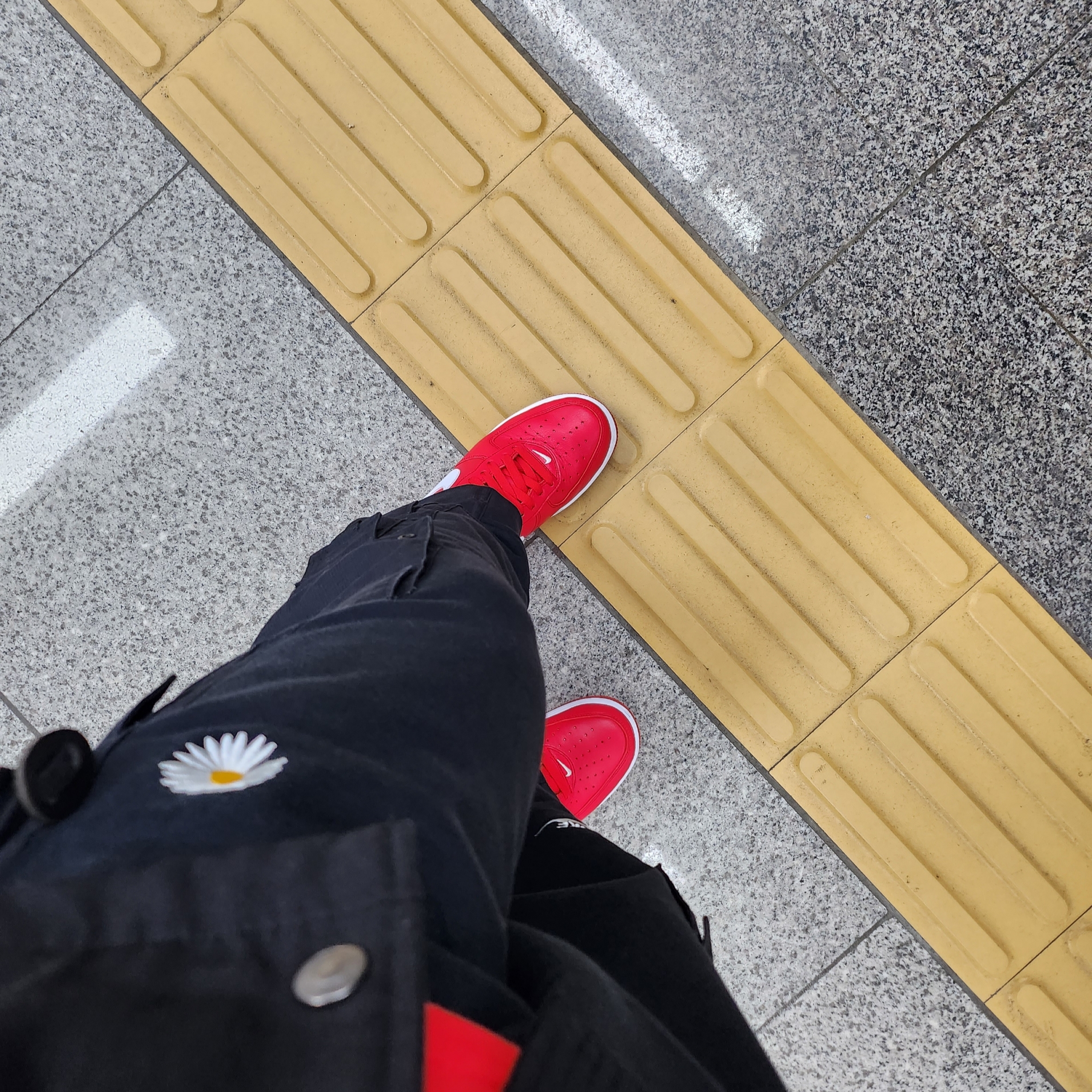 Nike Air Force 1 Low Retro Color of the Month University Red, Nike x Peaceminusone Wide Pants Black (DR0096-010) 착용 스타일