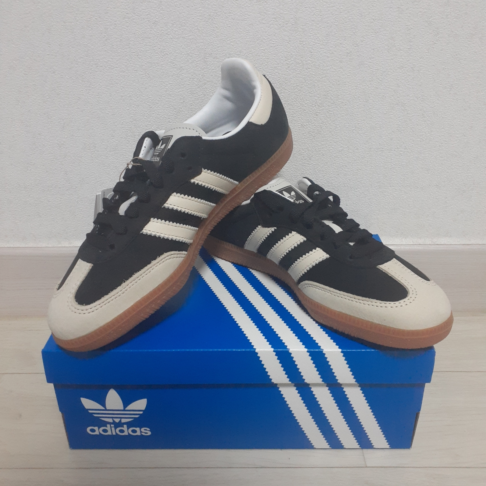 (W) Adidas Samba OG Core Black Wonder White 착용 스타일