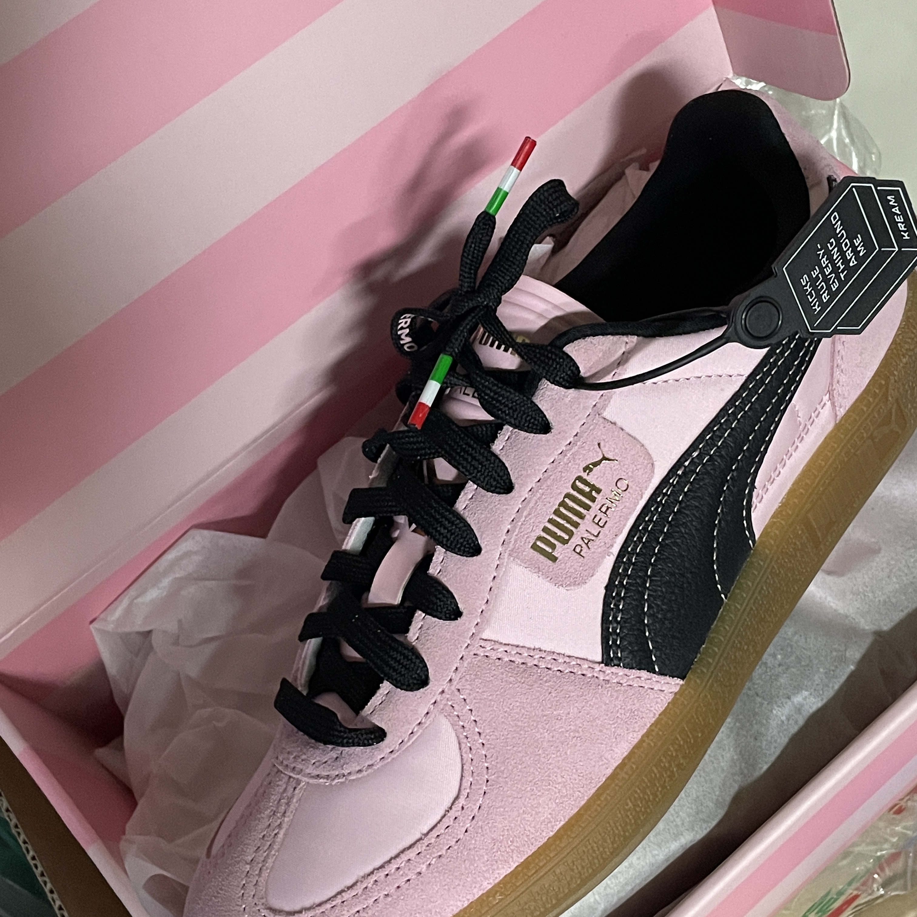 Puma x Palermo F.C. Sneakers Bright Pink Black 착용 스타일