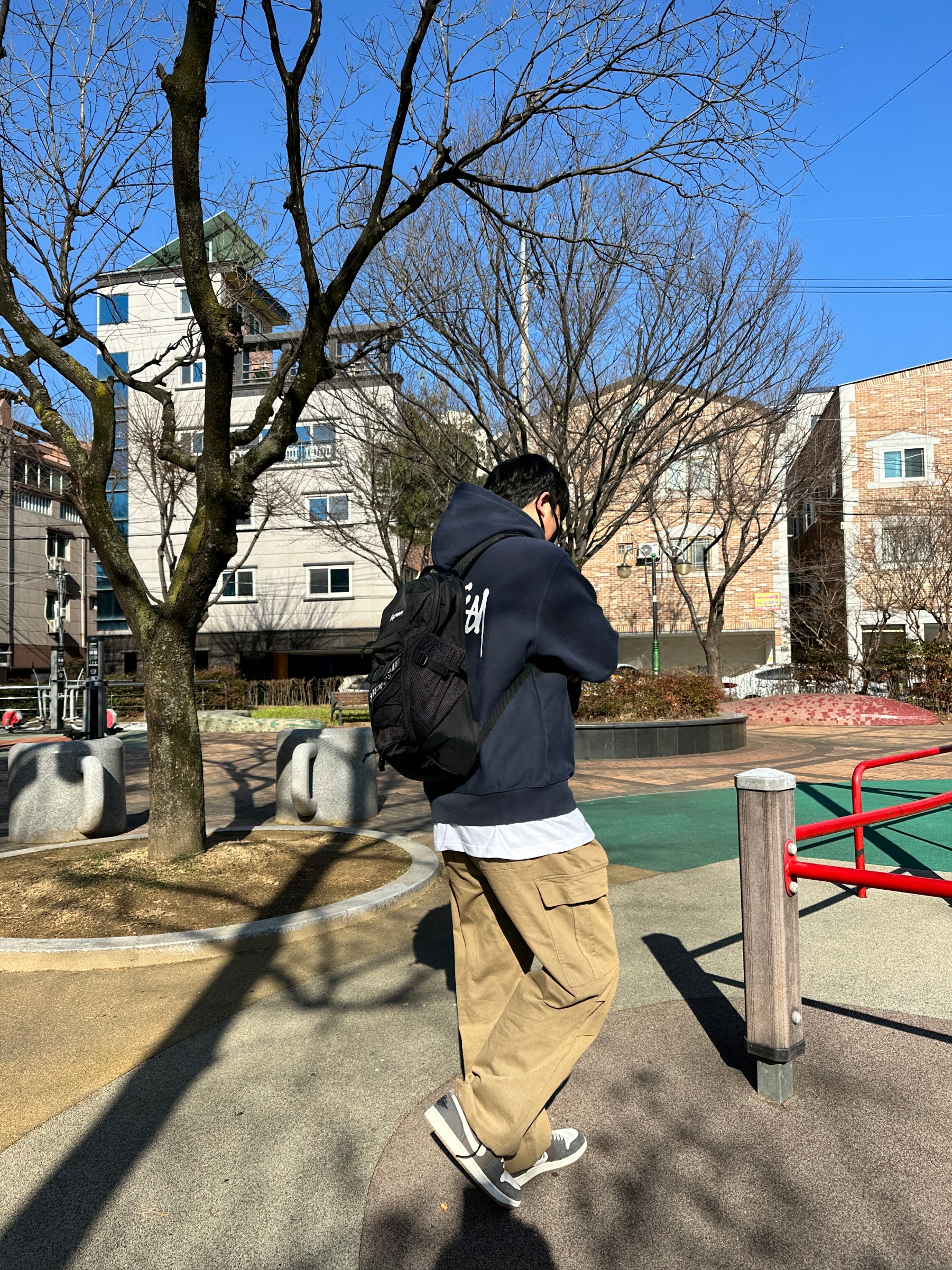 Jordan 1 Low Kkachi, Supreme Backpack Black - 23FW 착용 스타일