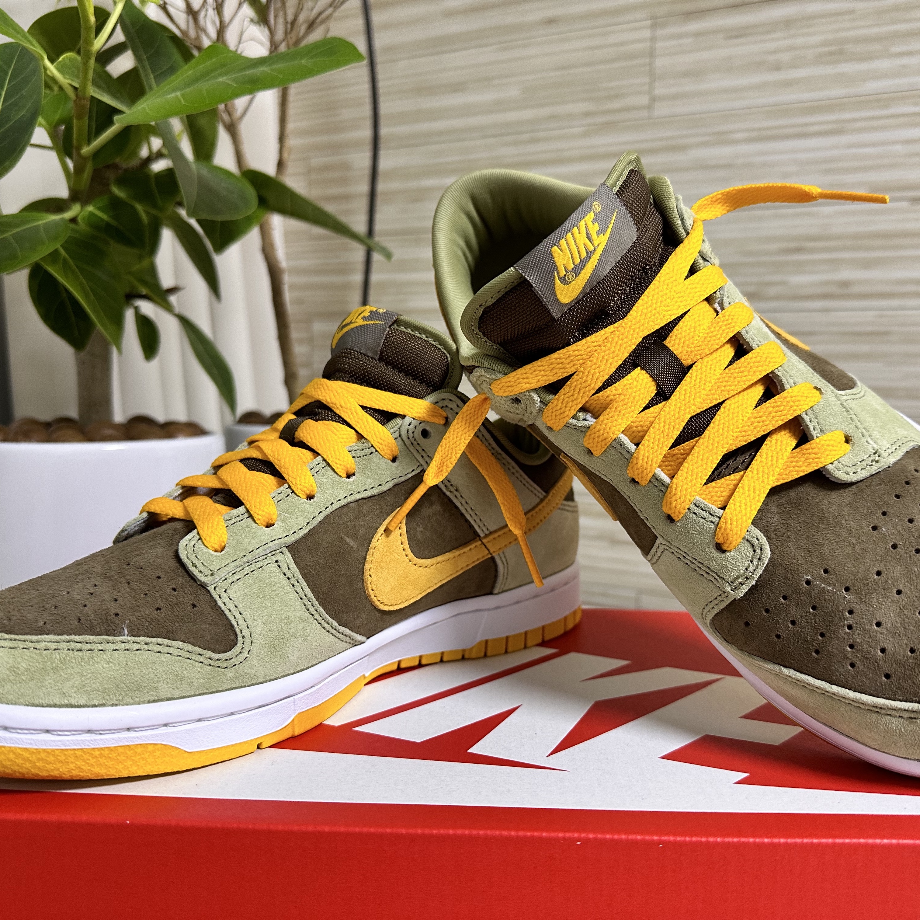 Nike Dunk Low SE Dusty Olive 착용 스타일 - 1