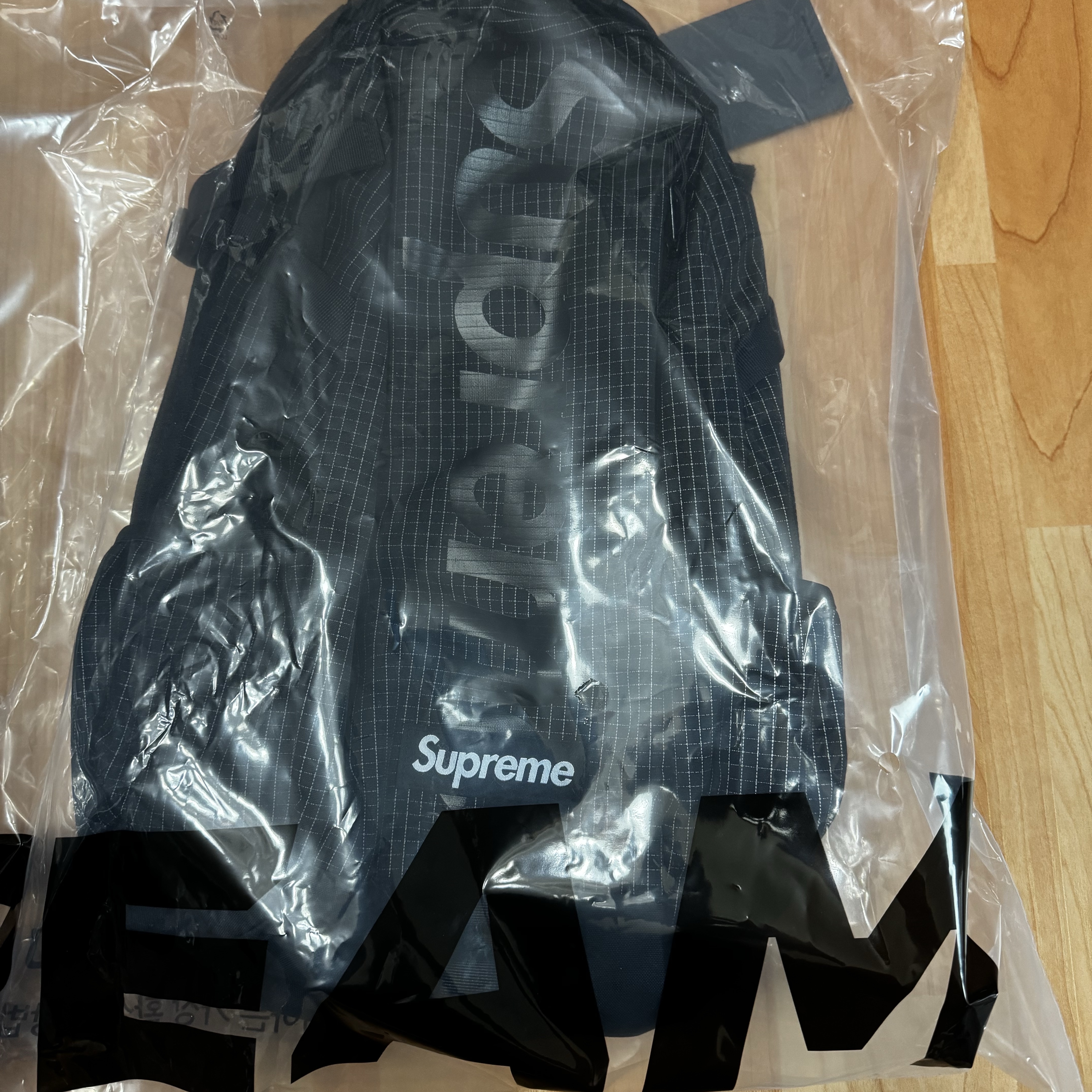 Supreme Backpack Black - 24SS 착용 스타일