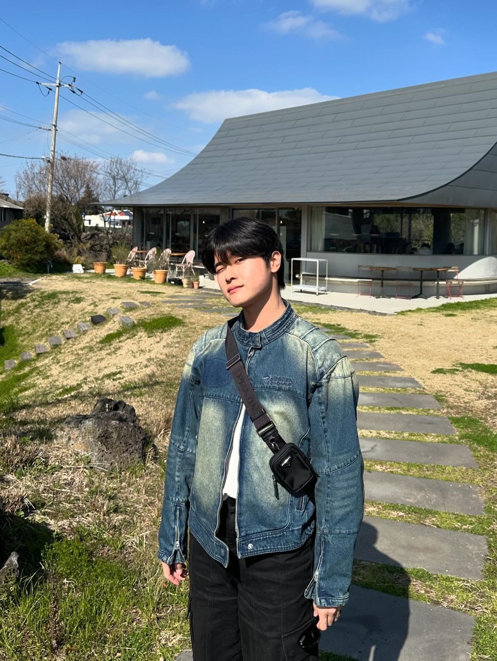 ETCE Denim Racer Jacket Blue, Prada Tessuto Nylon Massenger Bag Black 착용 스타일 - 2