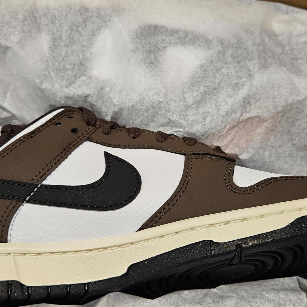 Nike Dunk Low Retro Next Nature Baroque Brown White 착용 스타일 - 2