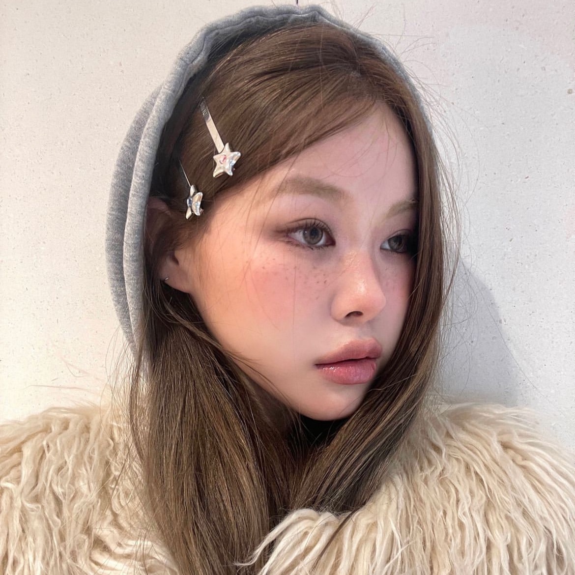 DNINI Twinkle Star Hair Slide Silver Pink 착용 스타일