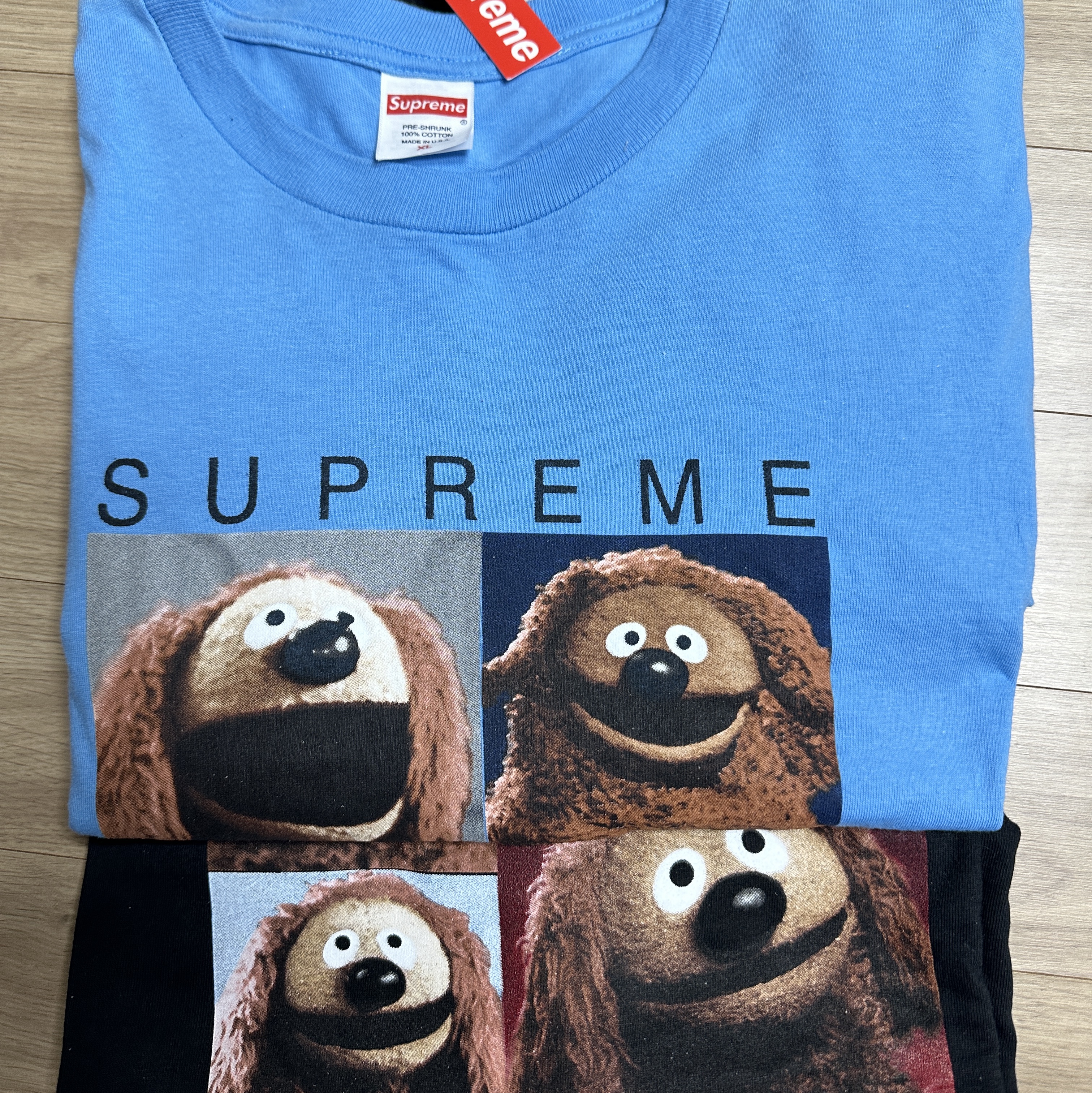 Supreme Rowlf T-Shirt Black - 24SS, Supreme Rowlf T-Shirt Bright Blue - 24SS 착용 스타일 - 3