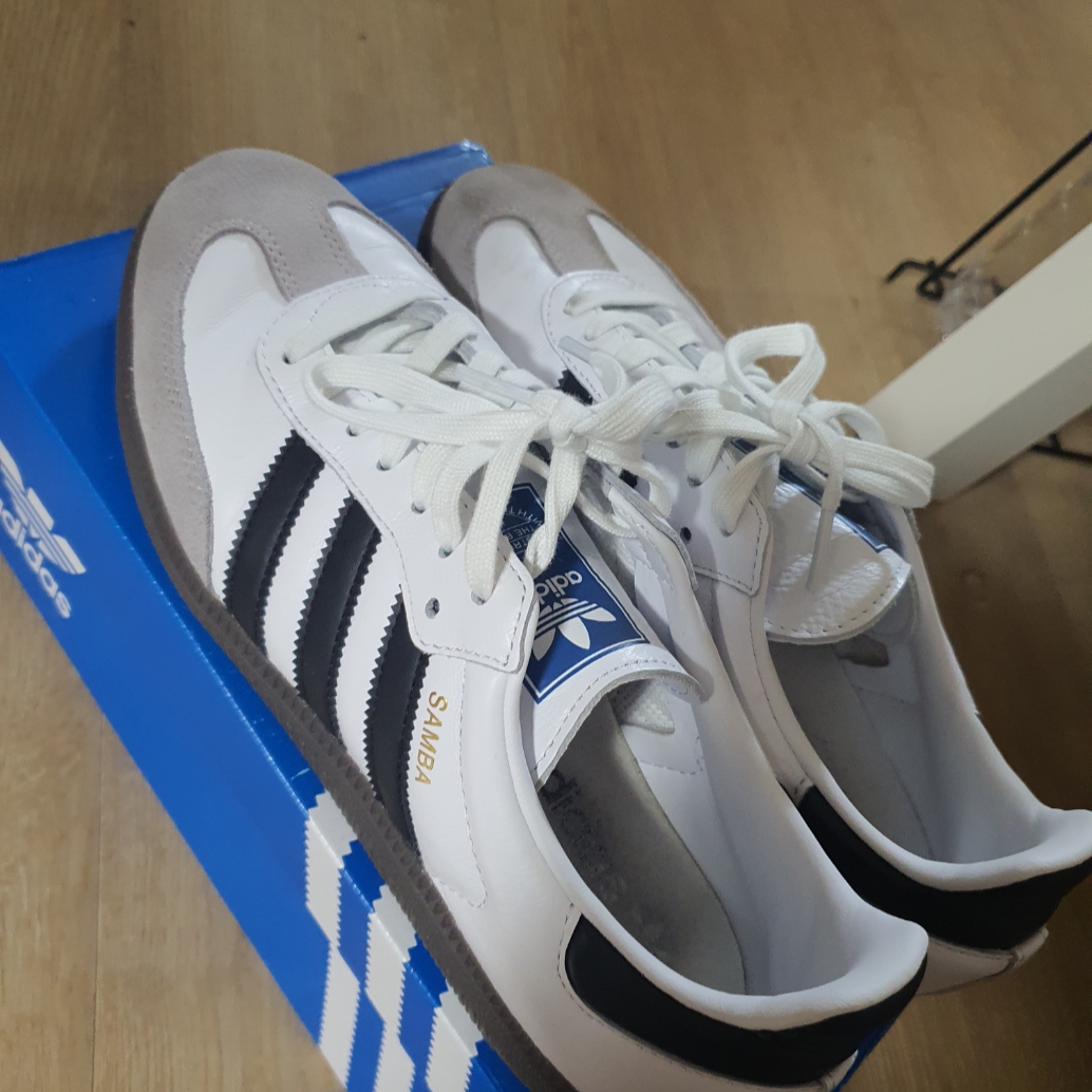 Adidas Samba OG Cloud White 착용 스타일