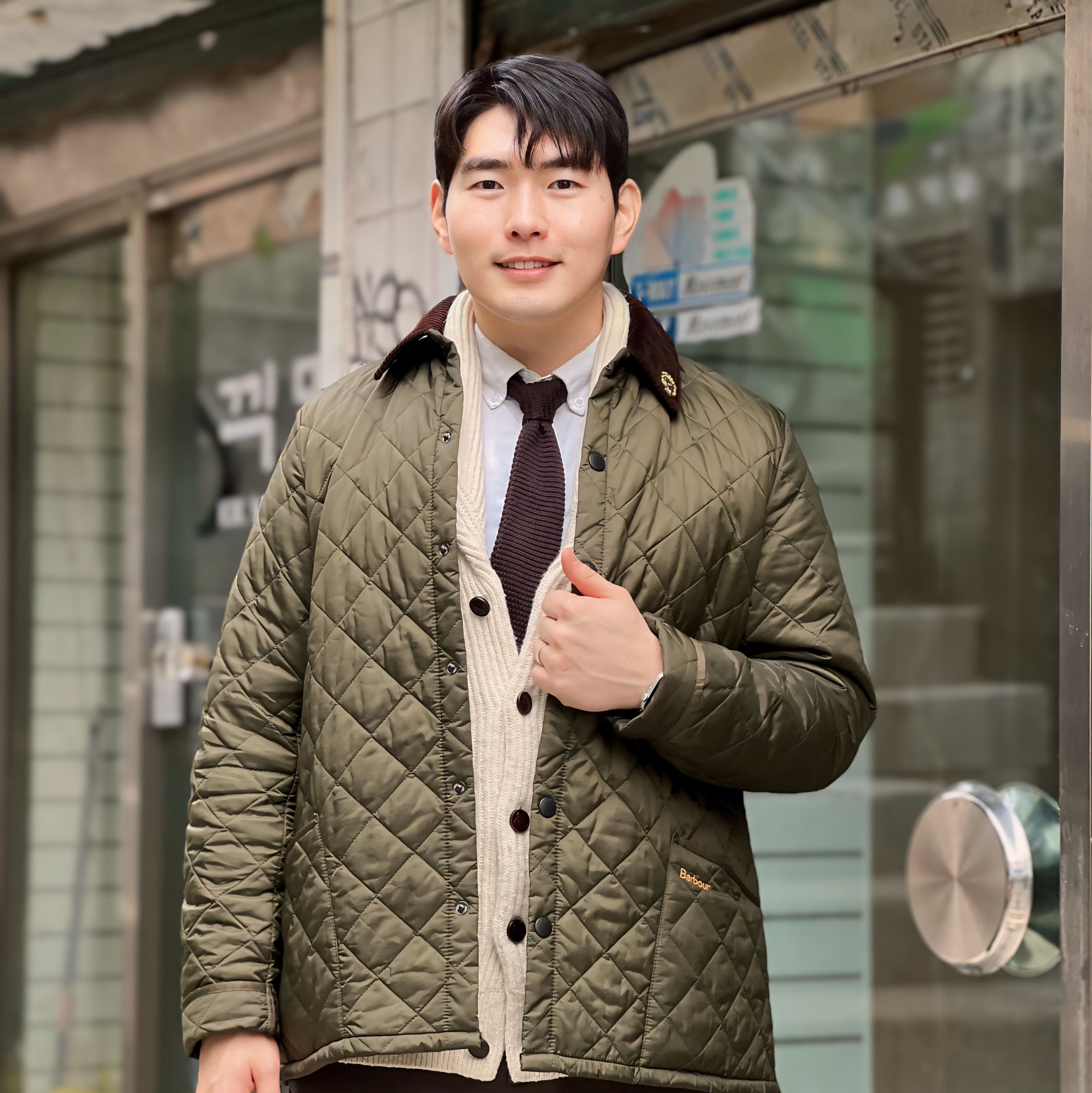 Barbour Liddesdale Quilted Jacket Olive 착용 스타일 - 2