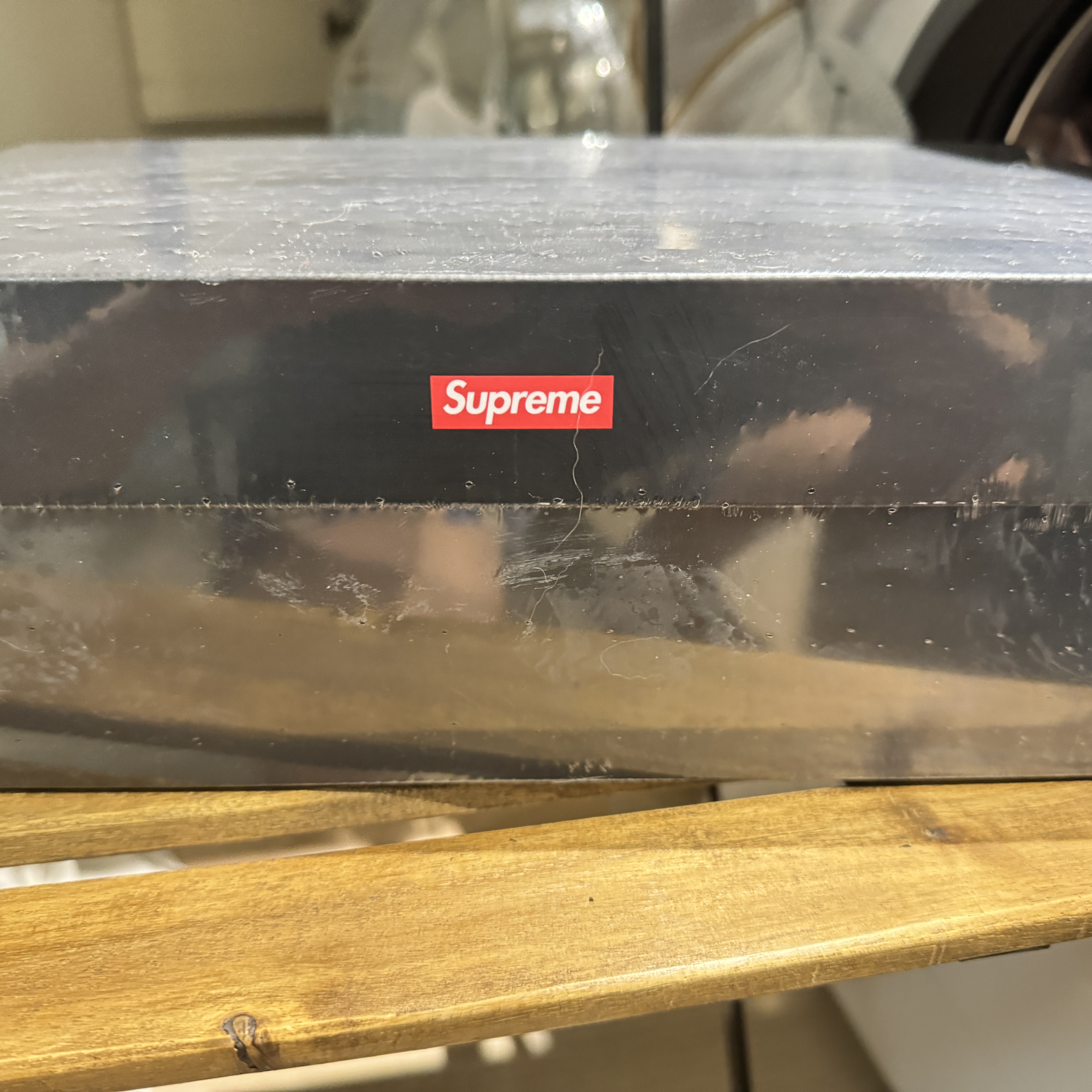 Nike x Supreme Air Force 1 Low Black 착용 스타일 - 2