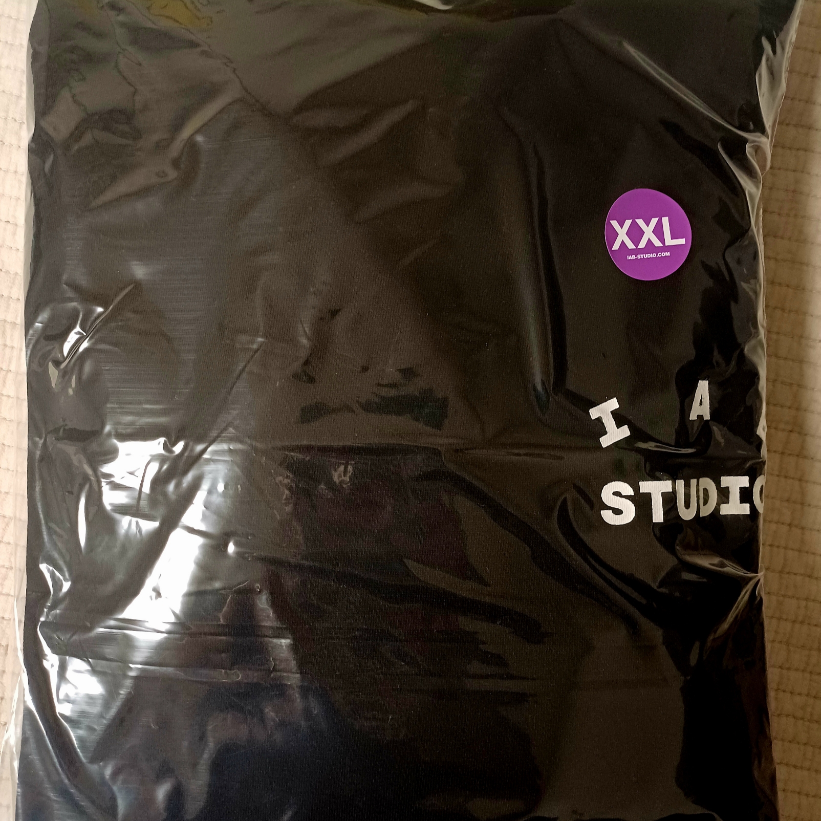 IAB Studio Hoodie Black 착용 스타일 - 1