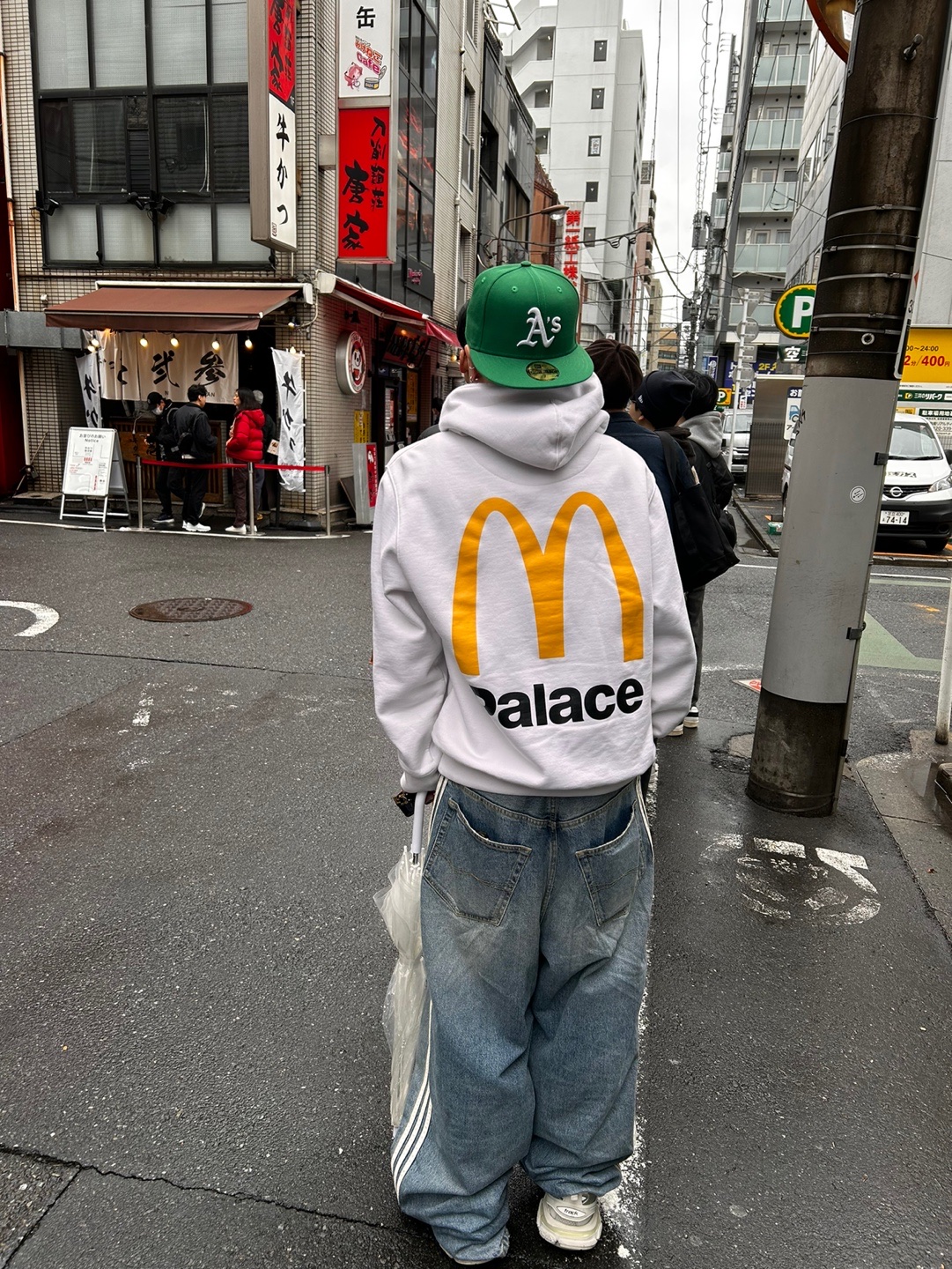 Balenciaga x Adidas Large Baggy Trousers Blue, Palace x McDonald's Logo Hood White - 23FW 착용 스타일