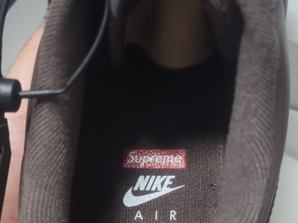 Nike x Supreme Air Force 1 Low Baroque Brown 착용 스타일 - 3