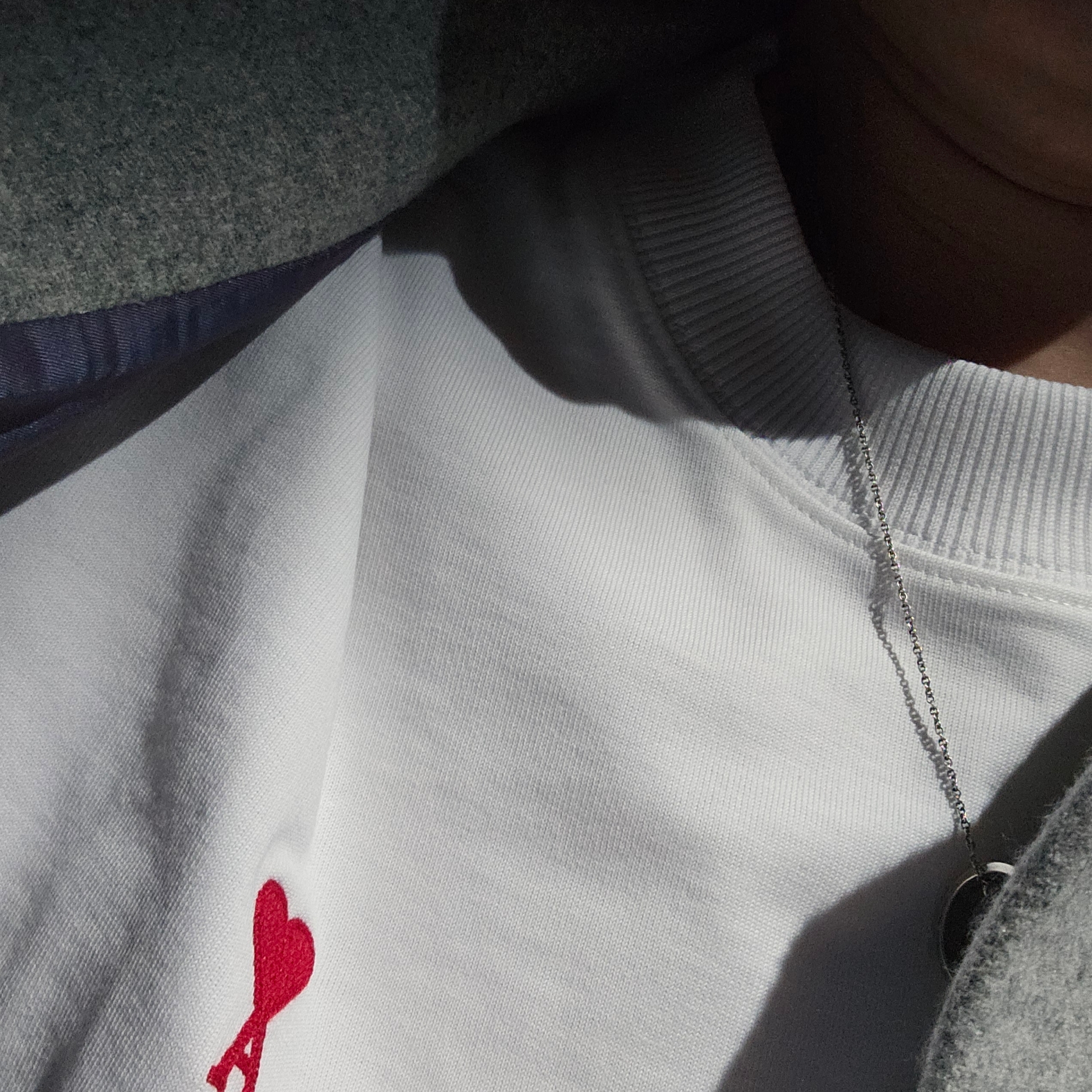 AMI de Coeur LS T-Shirt White 착용 스타일