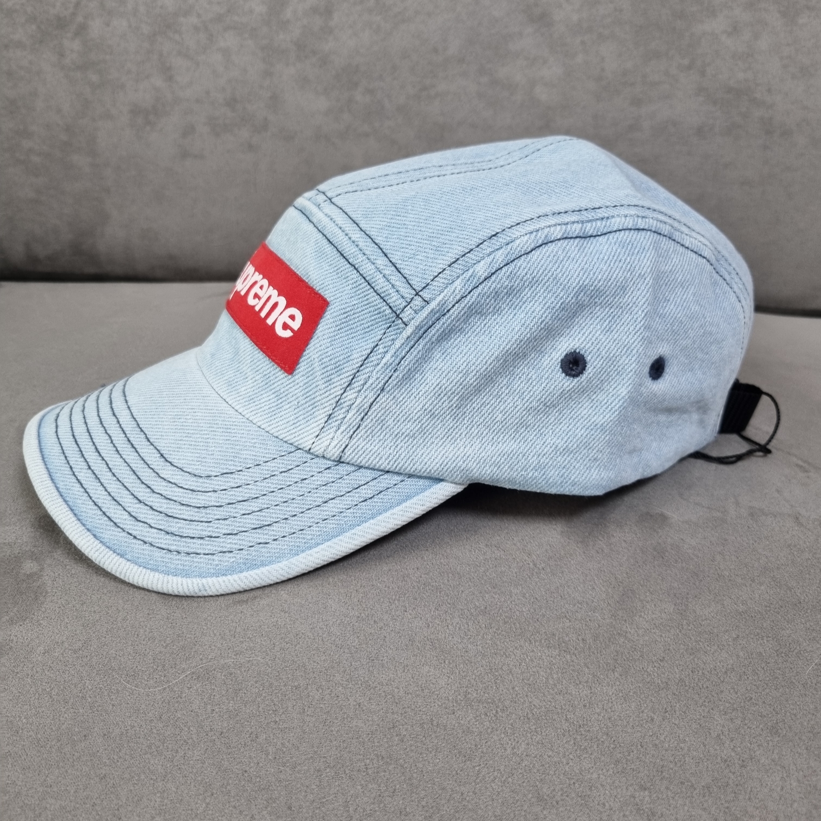 Supreme Denim Camp Cap Washed Blue - 22FW 착용 스타일 - 3
