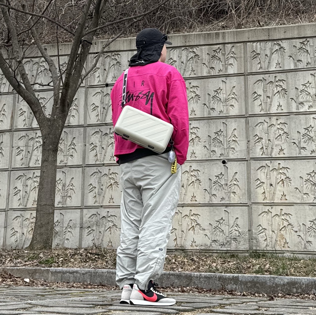 Nike x Stussy Long Sleeve Top Fireberry (FJ9164-615), Off-White x Amore Pacific Protection Box (Without Cosmetics) 착용 스타일 - 1