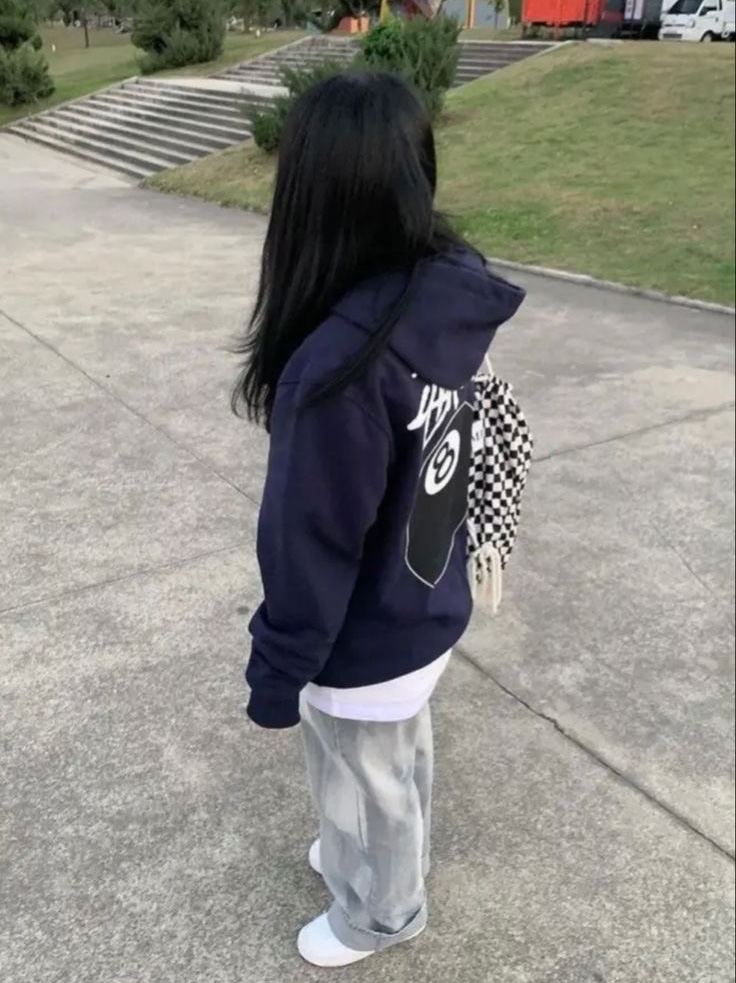 Stussy 8 Ball Hoodie Navy - 21FW 착용 스타일