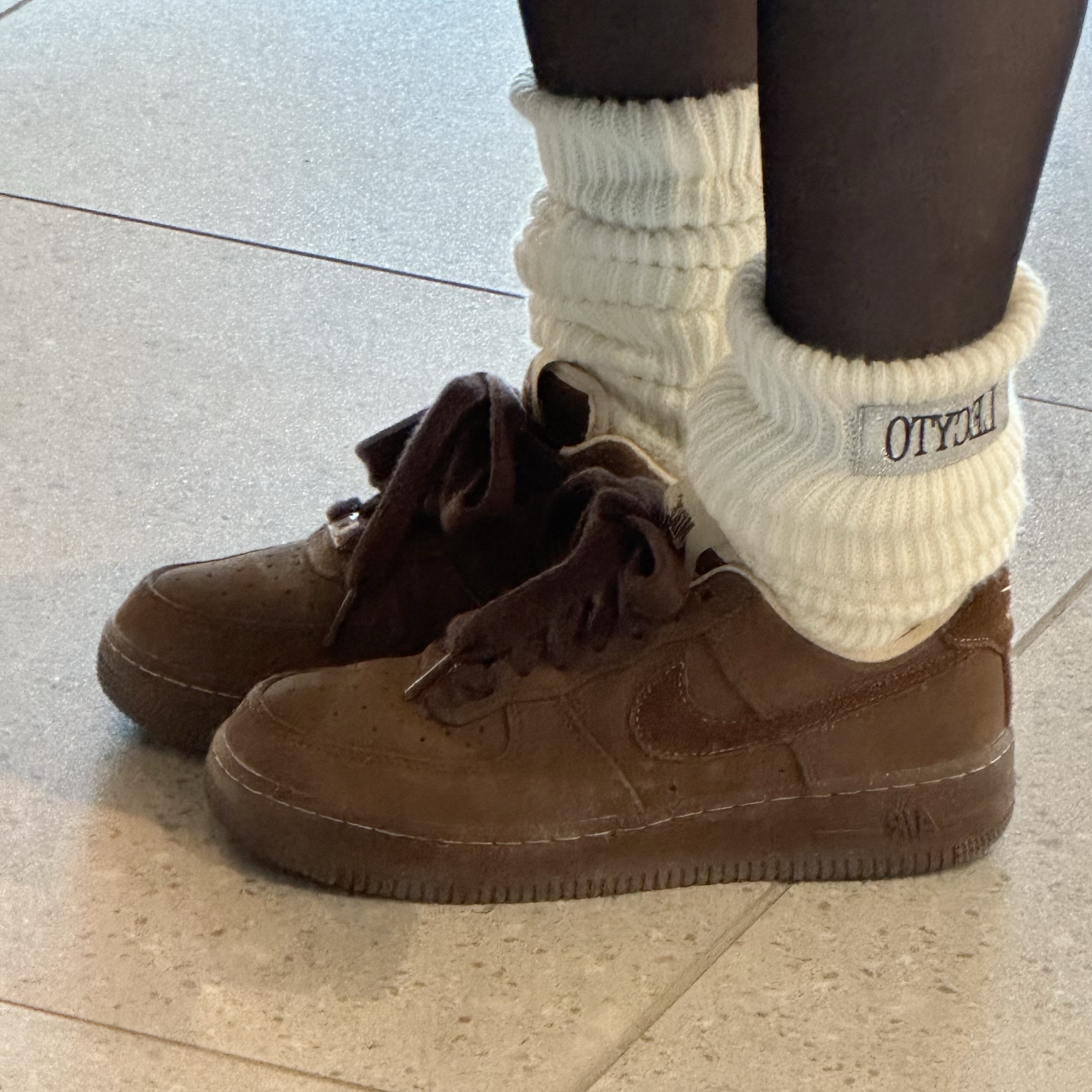 (W) Nike Air Force 1 '07 Cacao Wow 착용 스타일 - 2