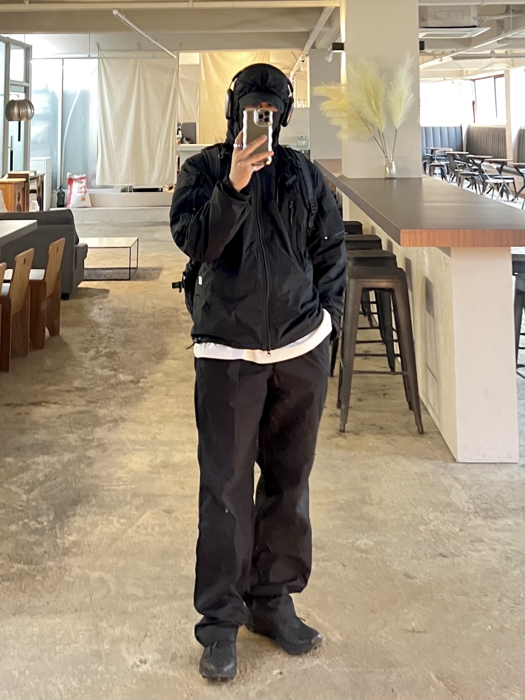 Salomon Cross ADV Black, The North Face Big Shot Black 착용 스타일